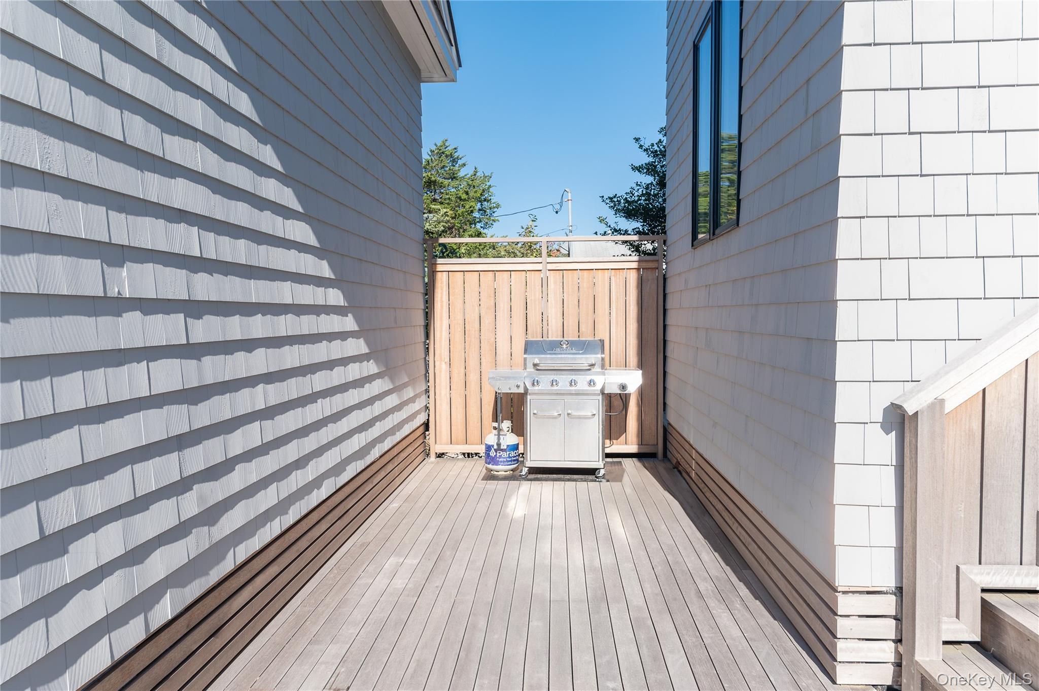 44 Island Walk, Lonelyville, NY 11706