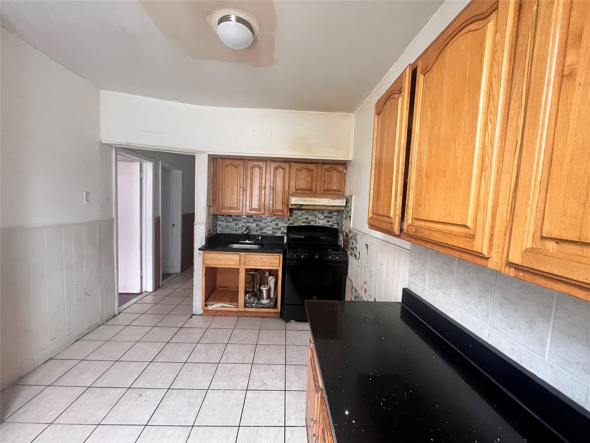 2045 121st Street, College Point, NY 11356