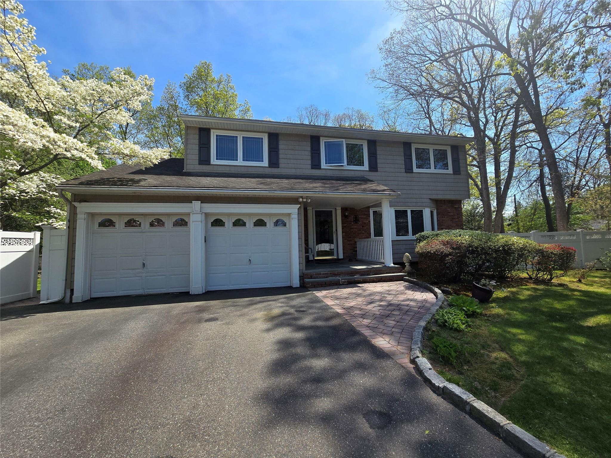 9 Nolan Court, Hauppauge, NY 11788