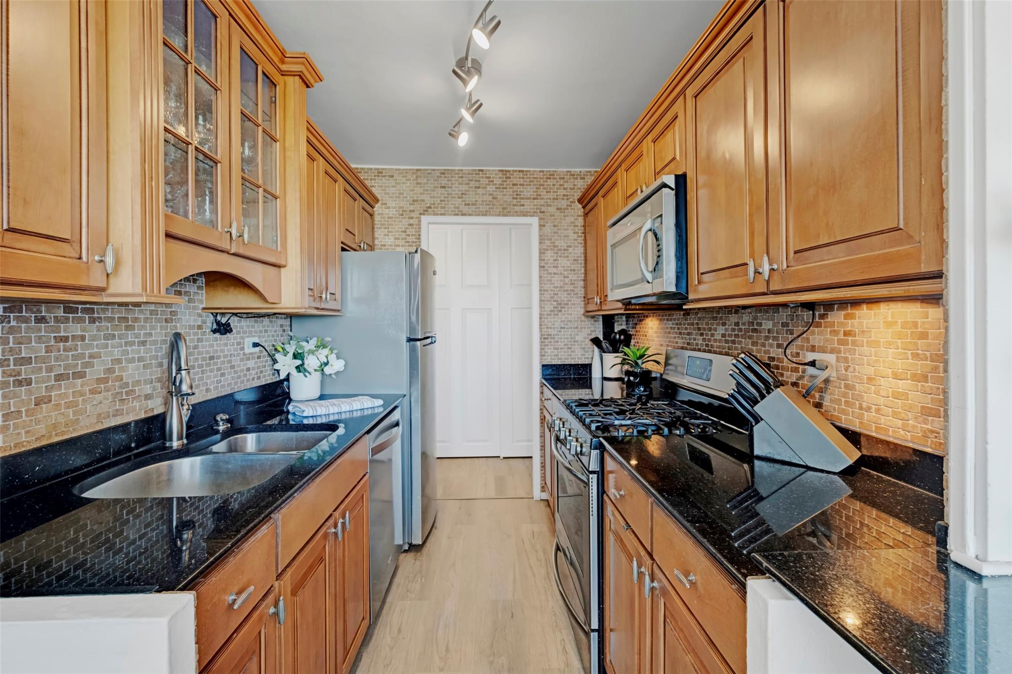 61-20 Grand Central Parkway # B1203, Forest Hills, NY 11375