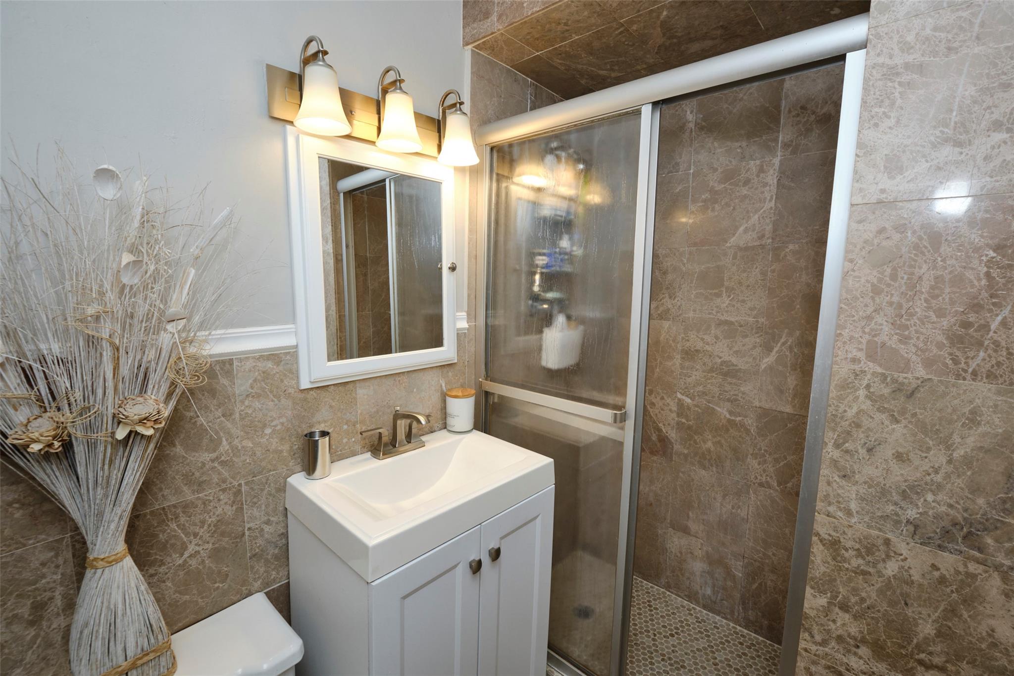 61-20 Grand Central Parkway # B1203, Forest Hills, NY 11375