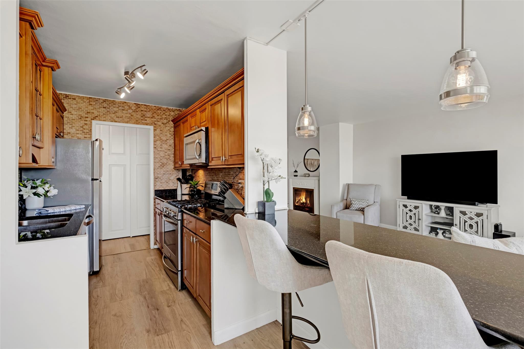 61-20 Grand Central Parkway # B1203, Forest Hills, NY 11375