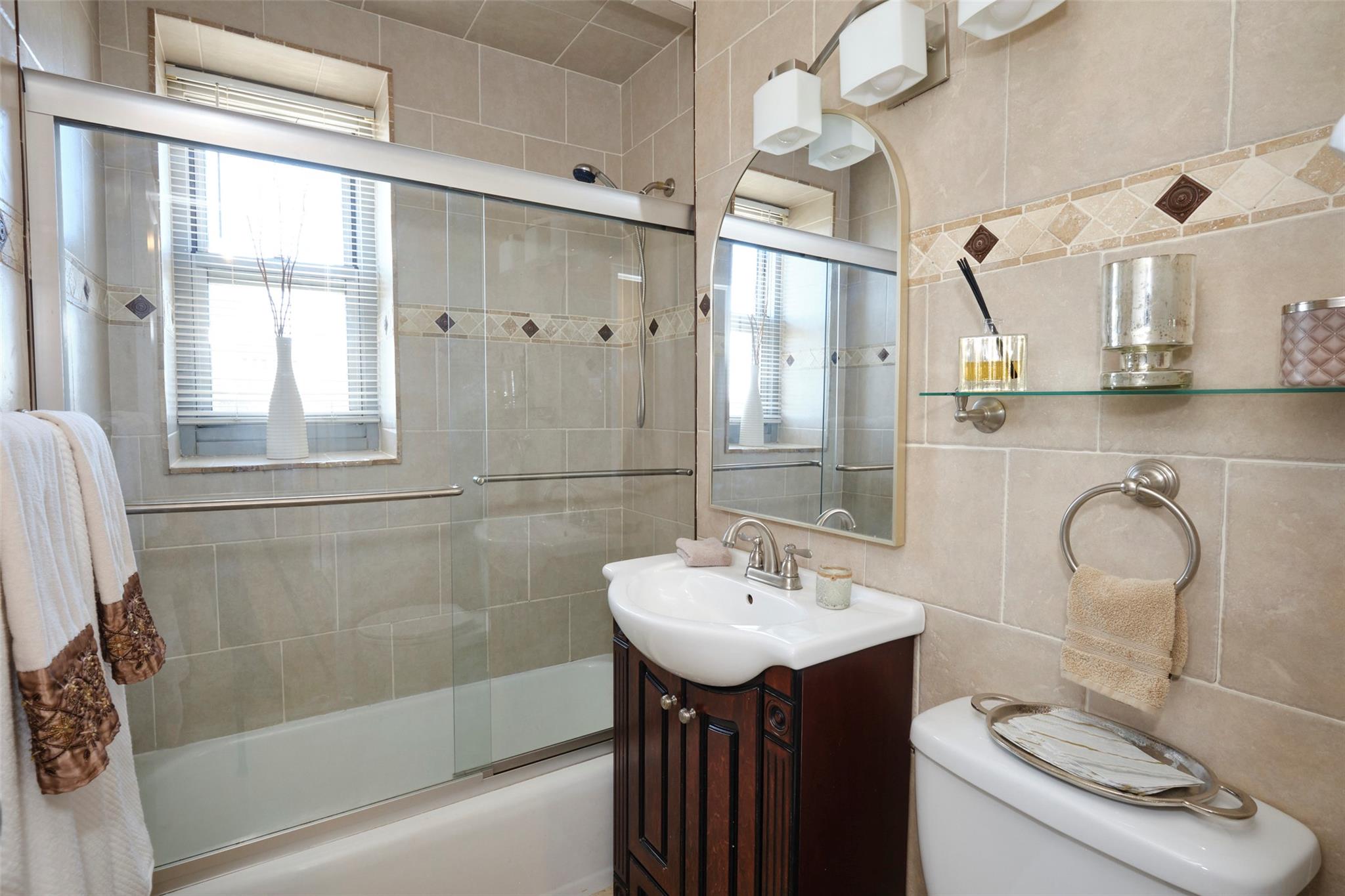 61-20 Grand Central Parkway # B1203, Forest Hills, NY 11375