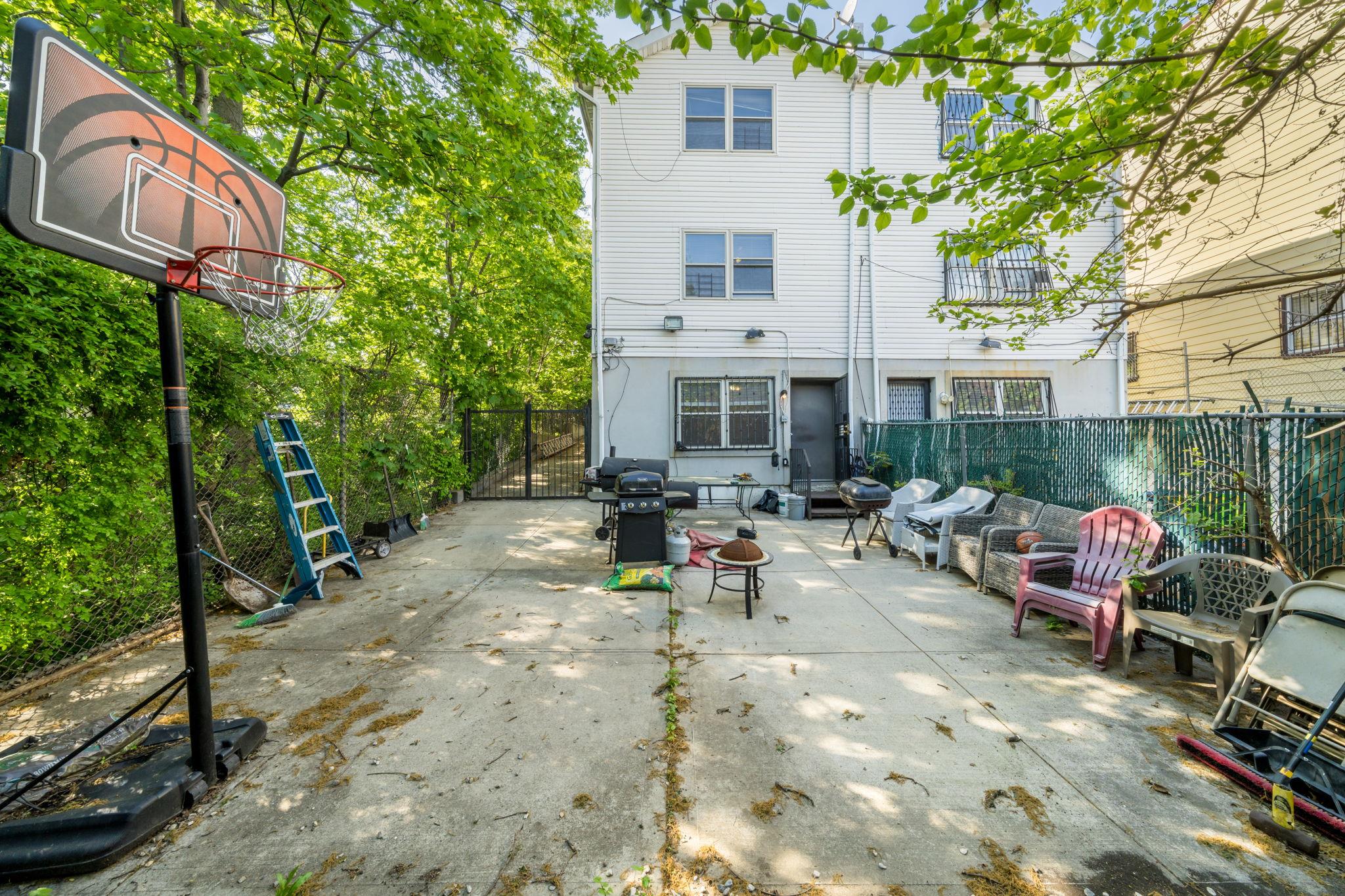 22 Sunnyside Avenue, Brooklyn, NY 11207