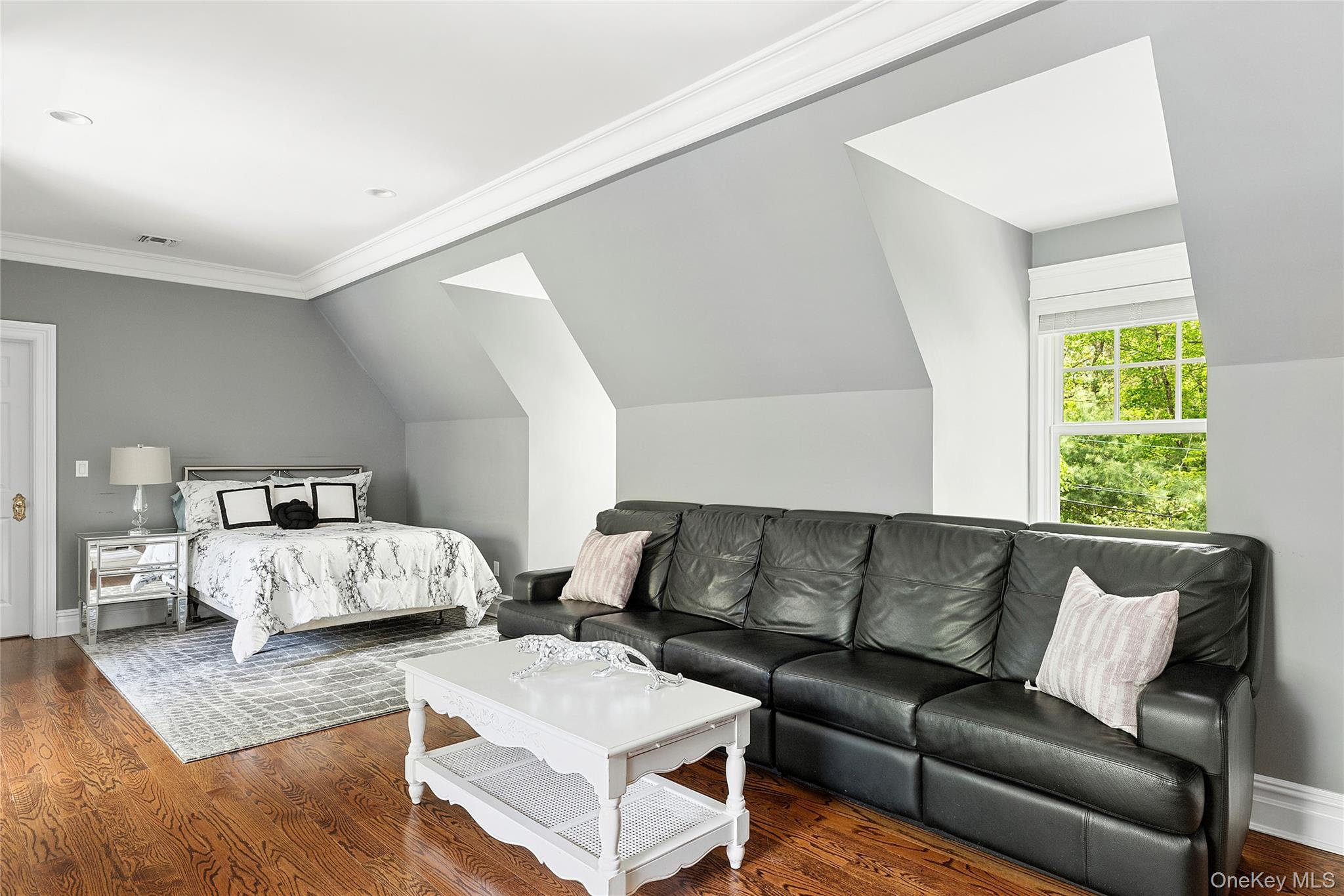 1608 Stewart Lane, Laurel Hollow, NY 11791