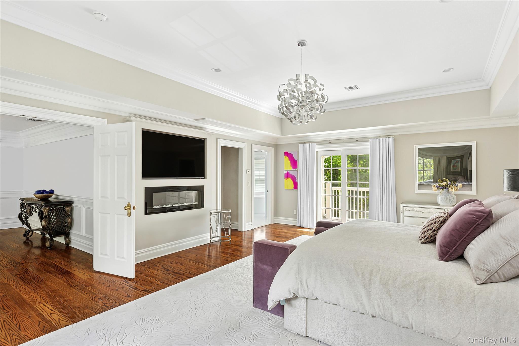 1608 Stewart Lane, Laurel Hollow, NY 11791