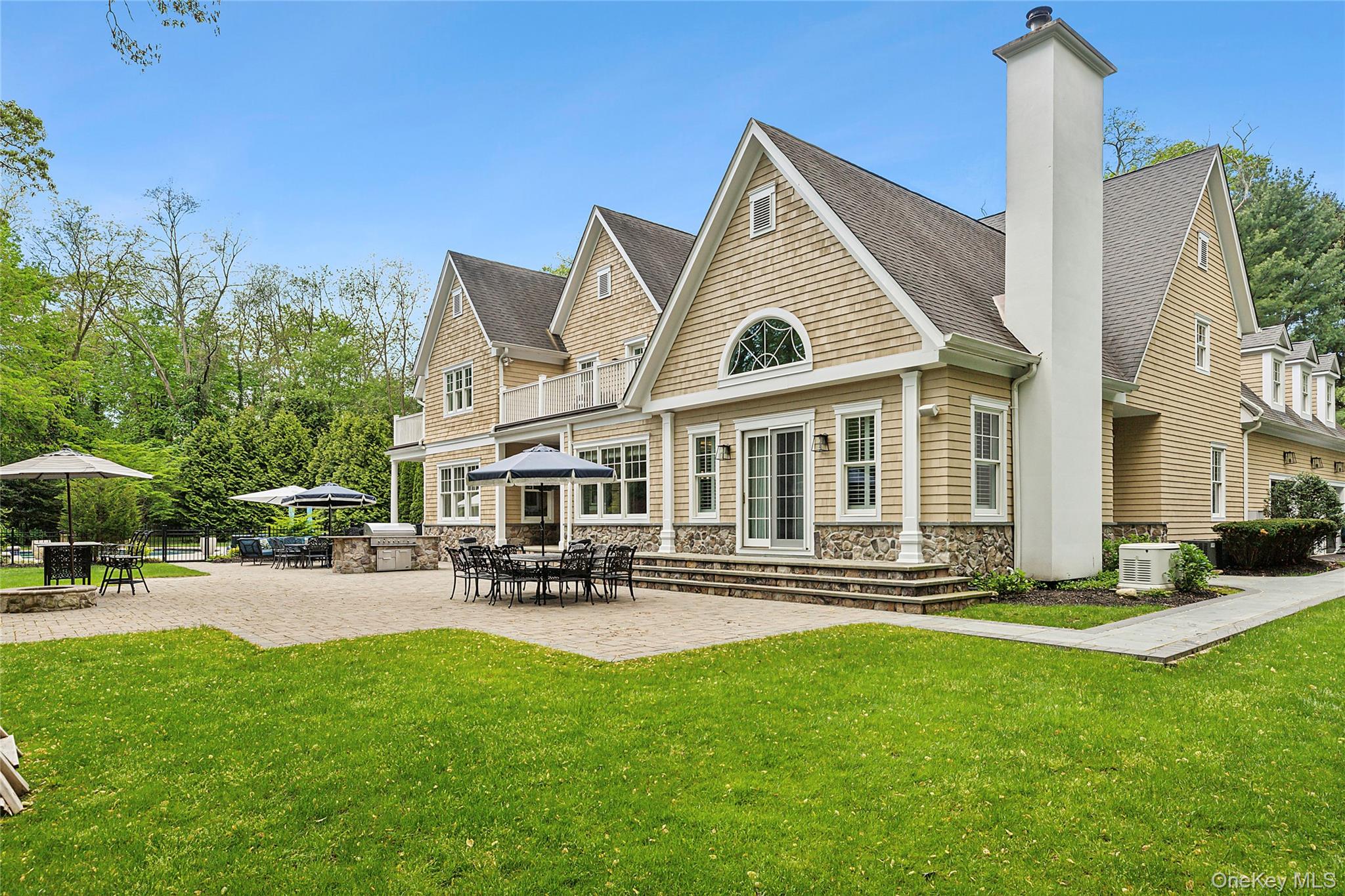 1608 Stewart Lane, Laurel Hollow, NY 11791