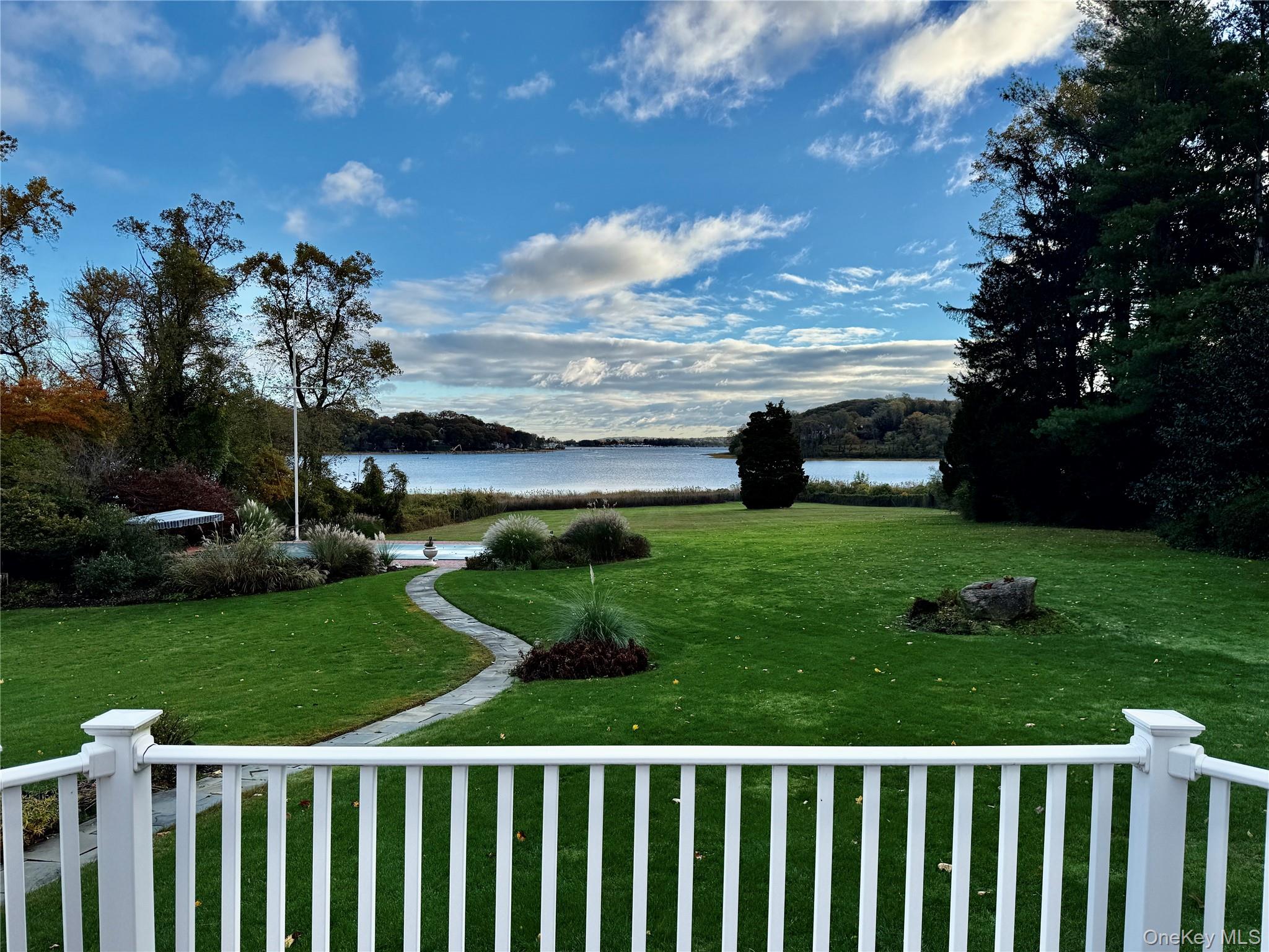 61 Factory Pond Road, Locust Valley, NY 11560