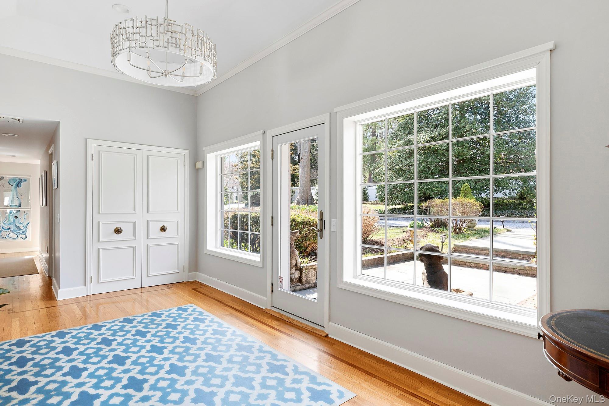 61 Factory Pond Road, Locust Valley, NY 11560