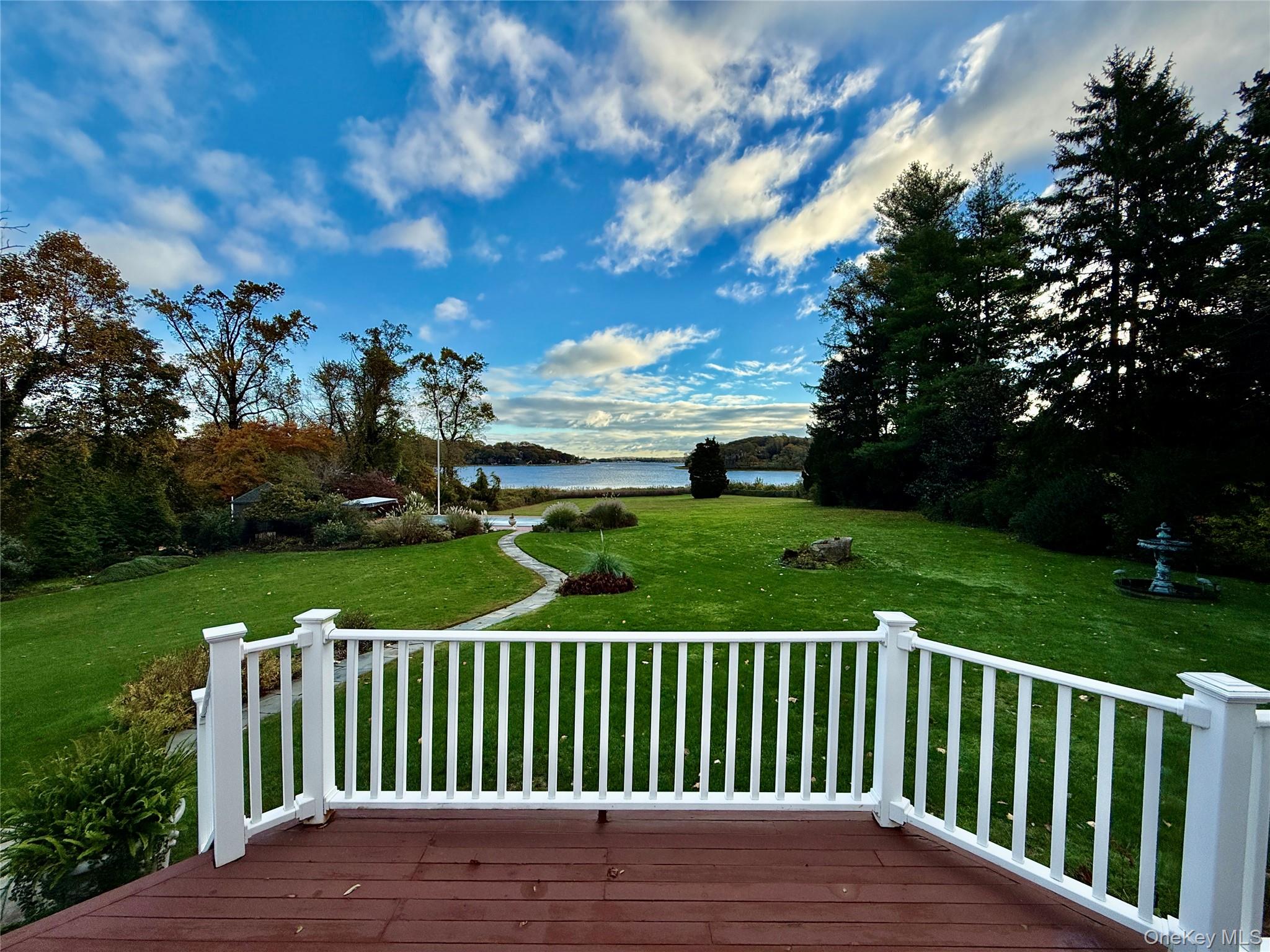 61 Factory Pond Road, Locust Valley, NY 11560