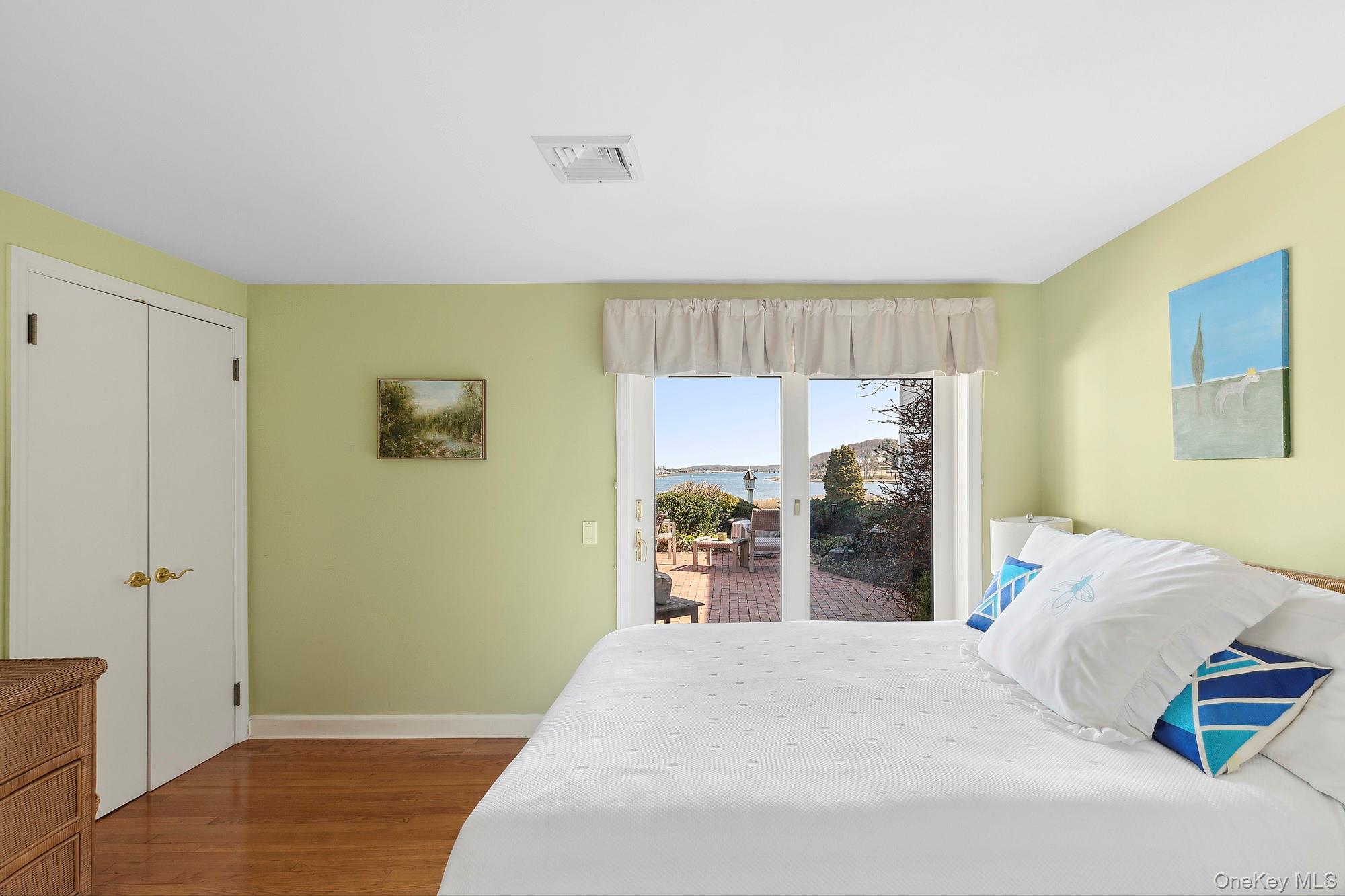 61 Factory Pond Road, Locust Valley, NY 11560