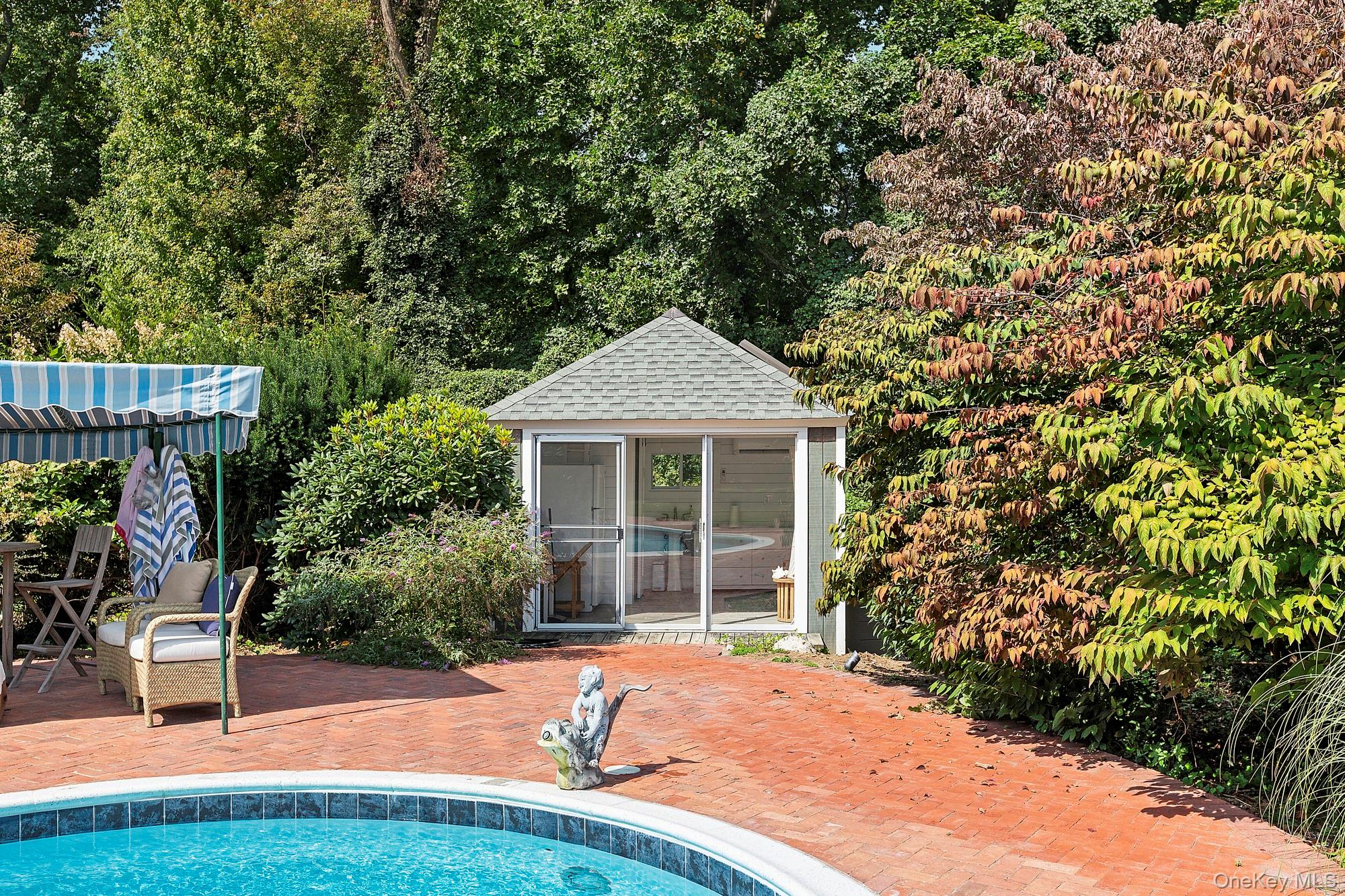 61 Factory Pond Road, Locust Valley, NY 11560