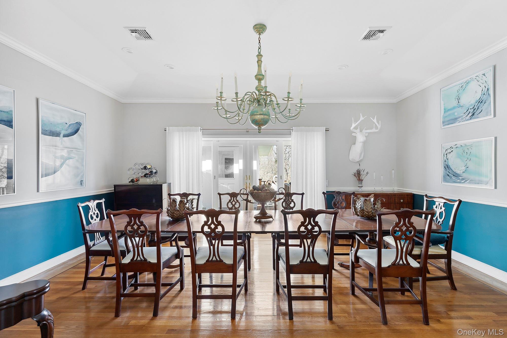 61 Factory Pond Road, Locust Valley, NY 11560