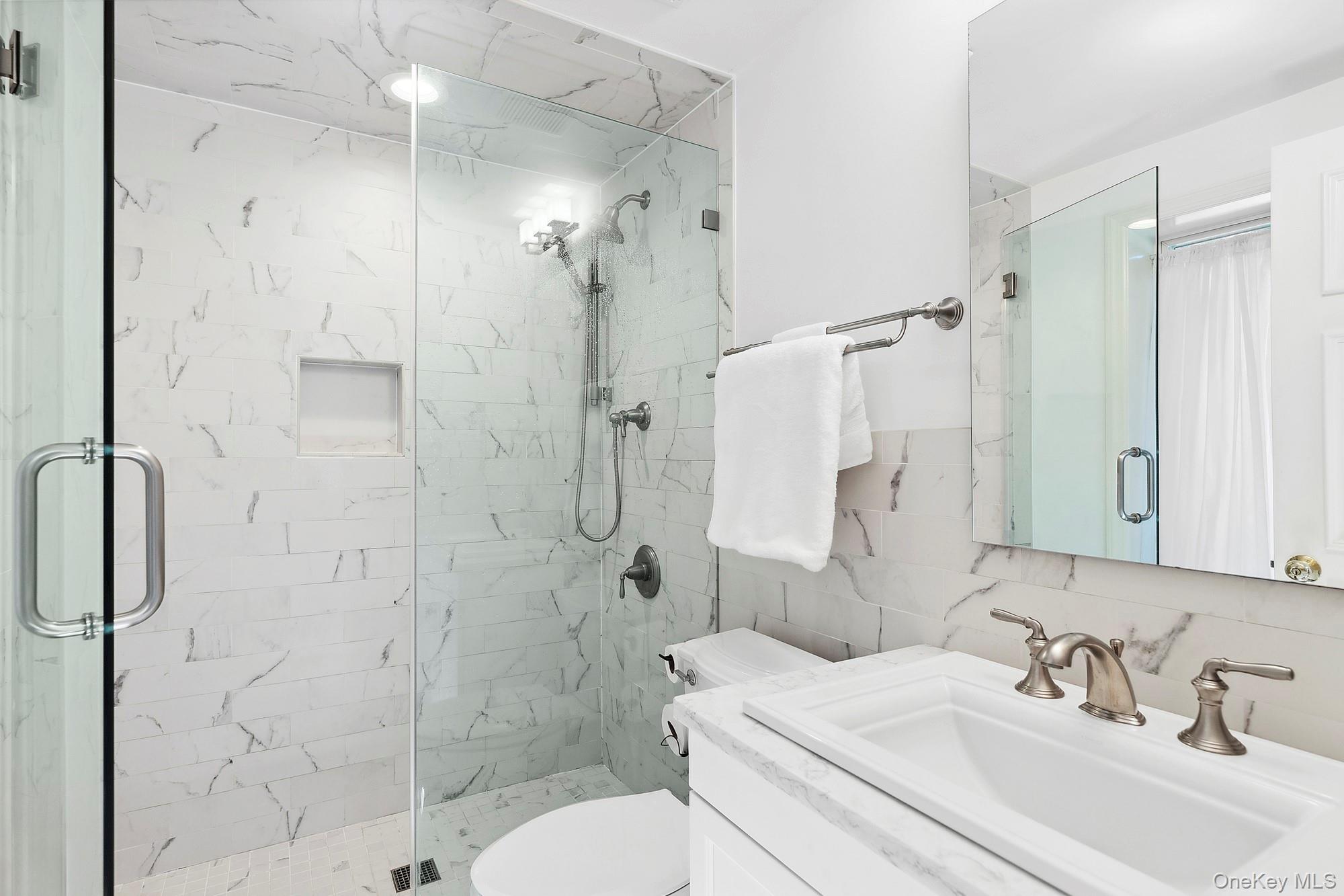 61 Factory Pond Road, Locust Valley, NY 11560