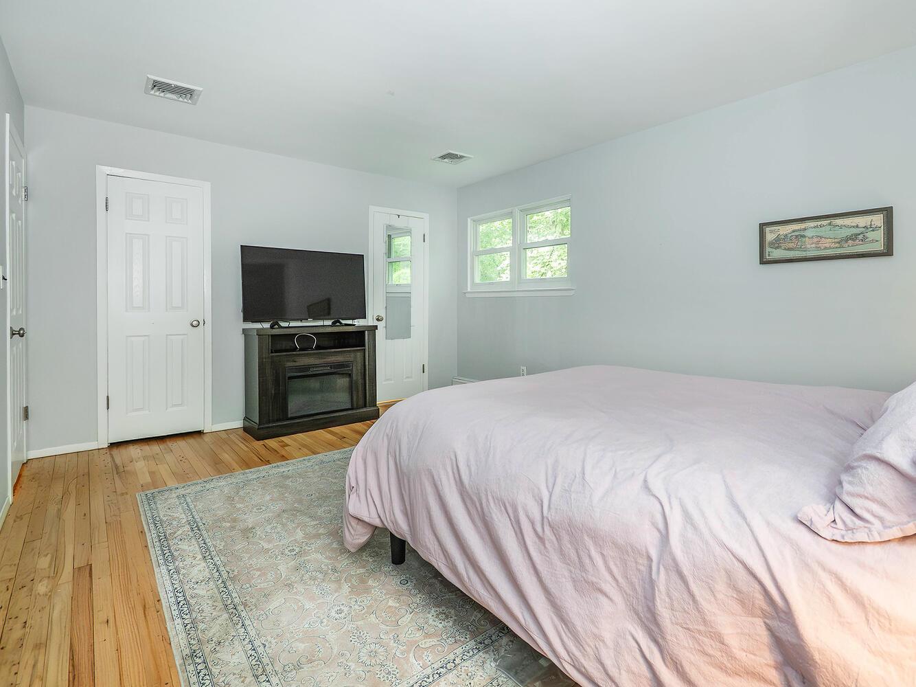 348 Littleworth Lane, Sea Cliff, NY 11579