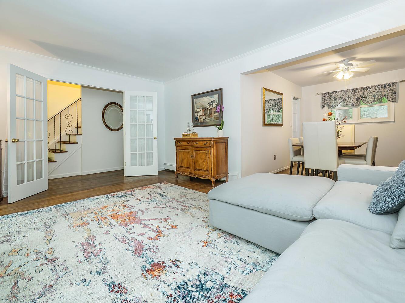 348 Littleworth Lane, Sea Cliff, NY 11579