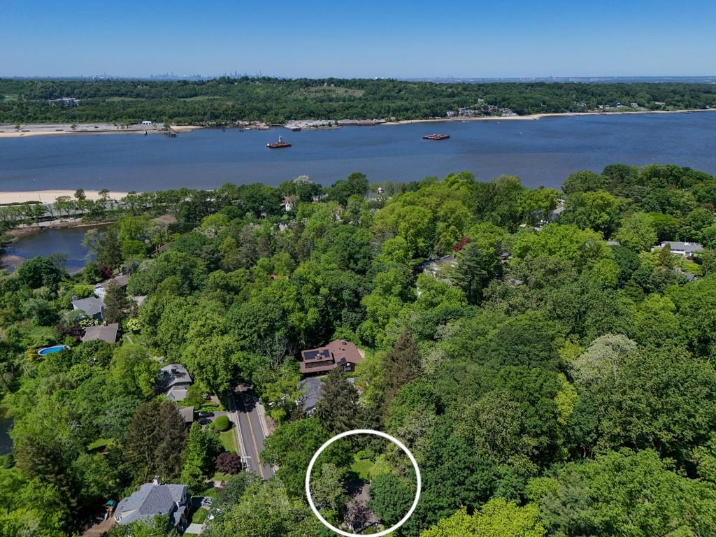 348 Littleworth Lane, Sea Cliff, NY 11579