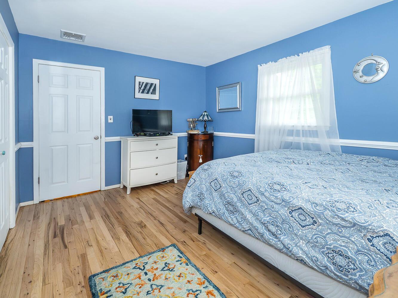 348 Littleworth Lane, Sea Cliff, NY 11579