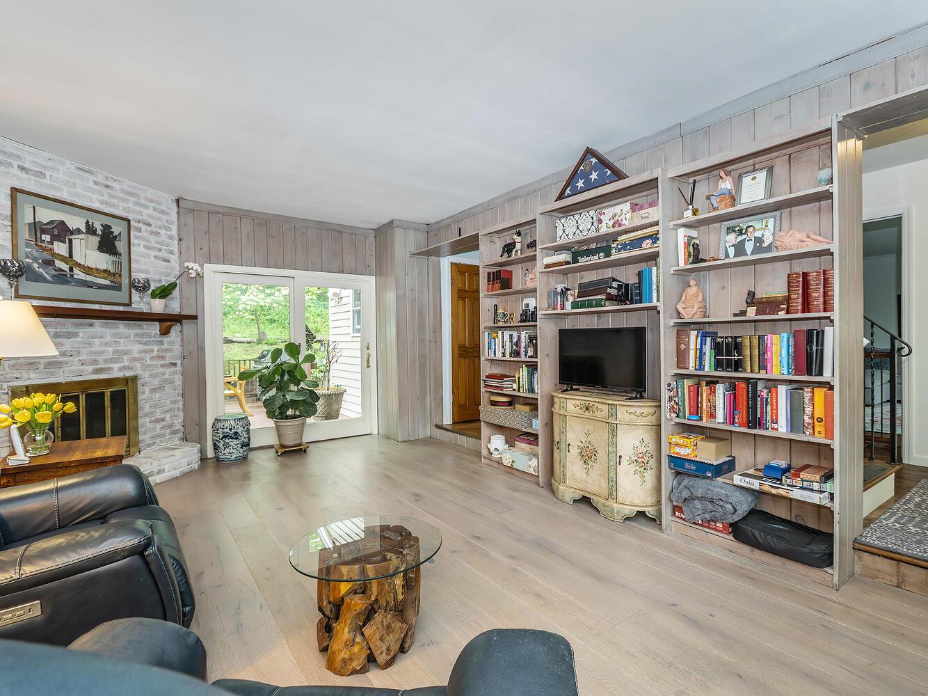 348 Littleworth Lane, Sea Cliff, NY 11579