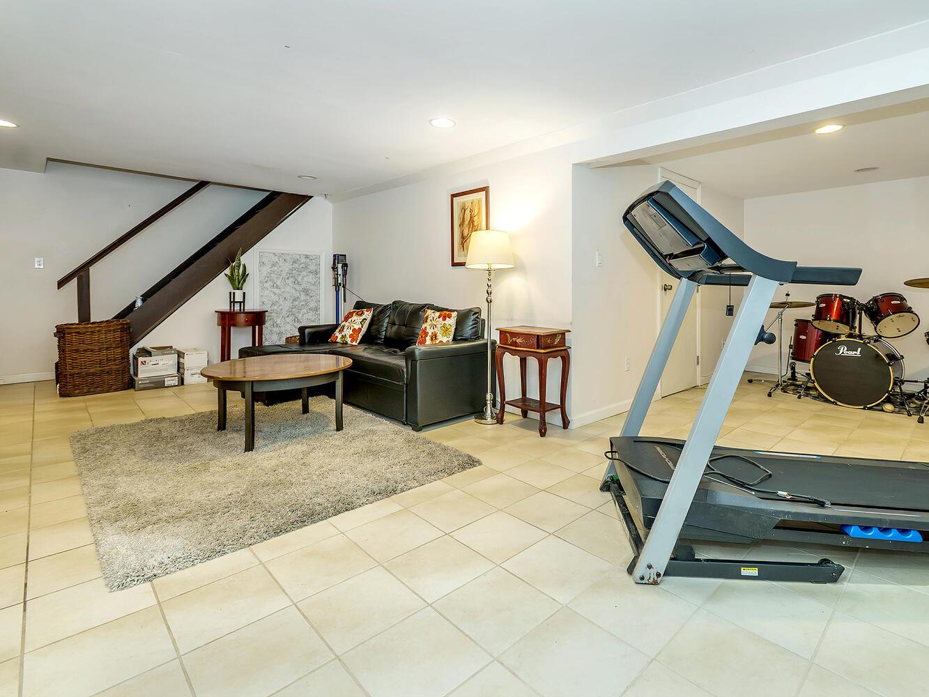 348 Littleworth Lane, Sea Cliff, NY 11579