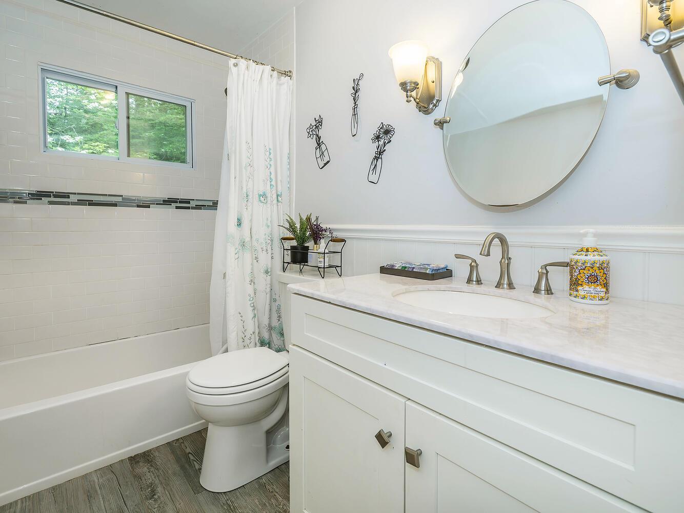 348 Littleworth Lane, Sea Cliff, NY 11579