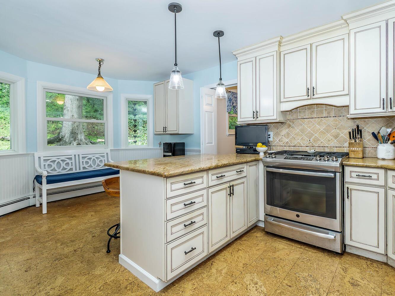 348 Littleworth Lane, Sea Cliff, NY 11579