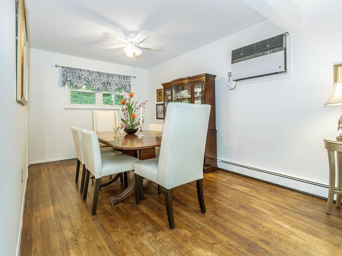 348 Littleworth Lane, Sea Cliff, NY 11579