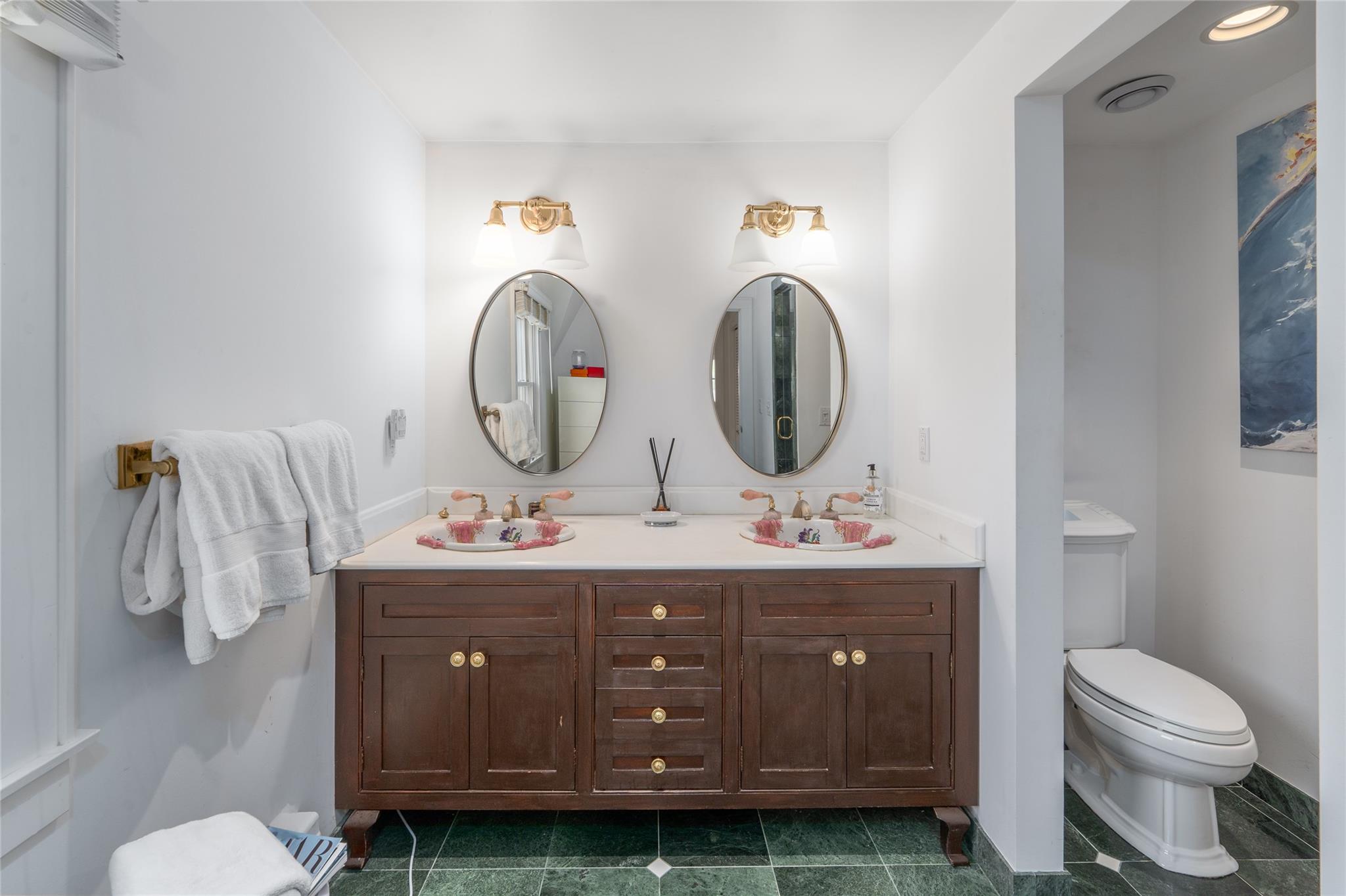 2455 New Suffolk Avenue, Mattituck, NY 11952