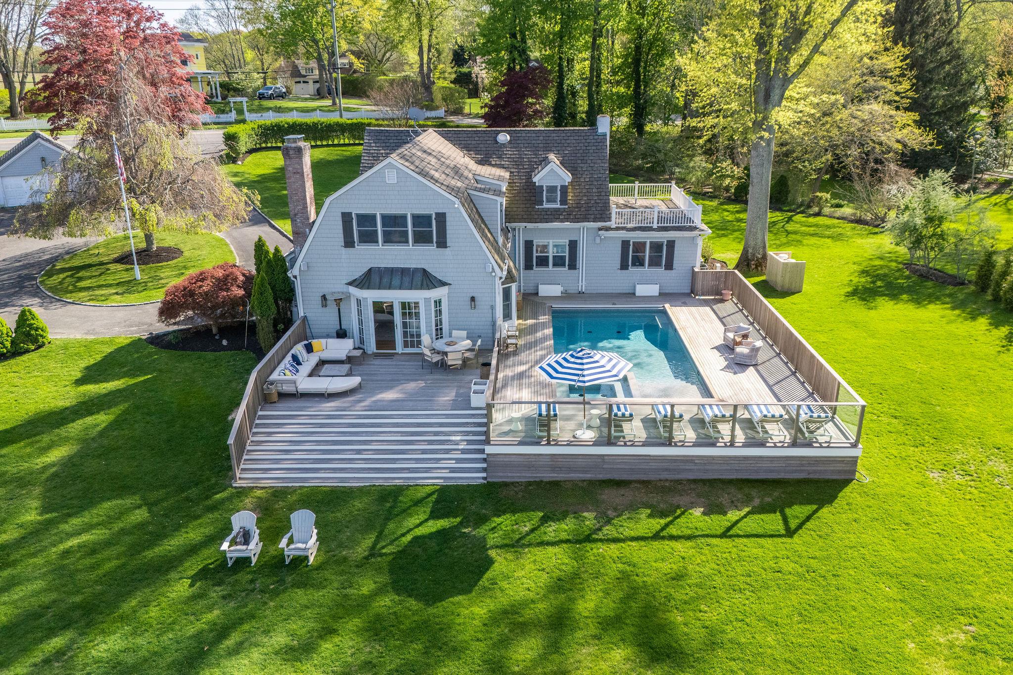 2455 New Suffolk Avenue, Mattituck, NY 11952