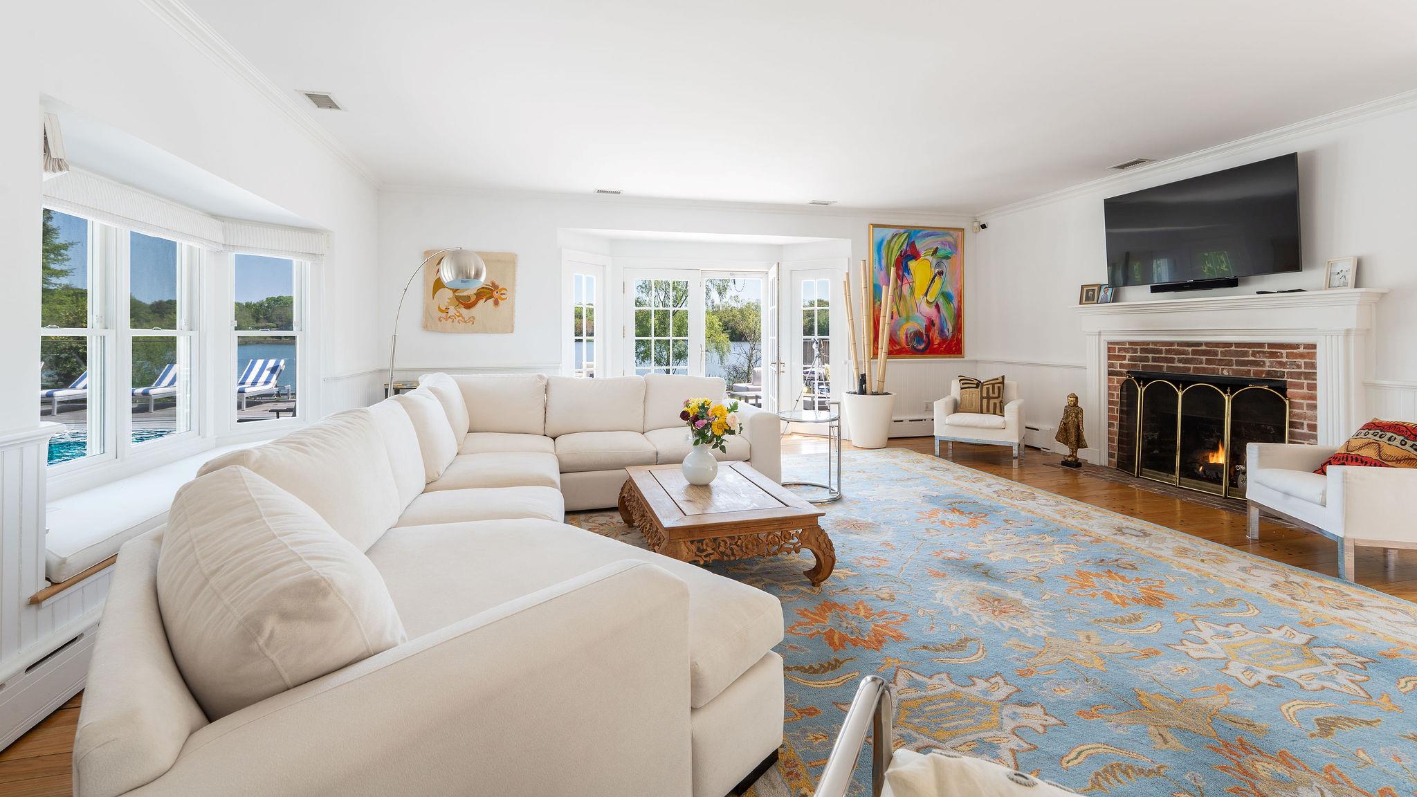 2455 New Suffolk Avenue, Mattituck, NY 11952