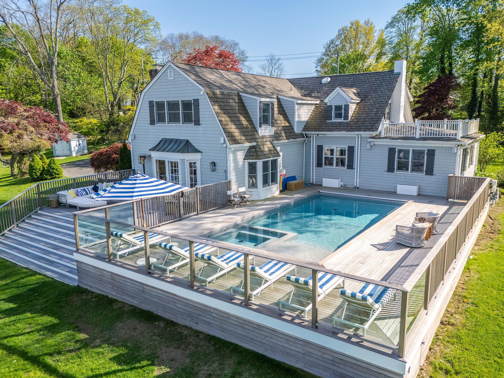 2455 New Suffolk Avenue, Mattituck, NY 11952