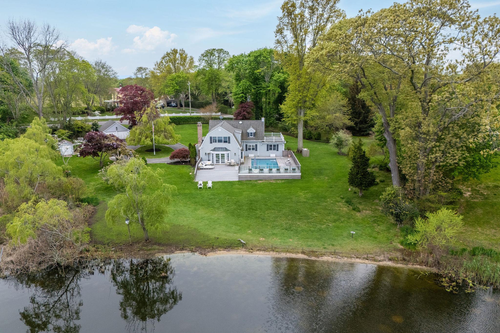 2455 New Suffolk Avenue, Mattituck, NY 11952