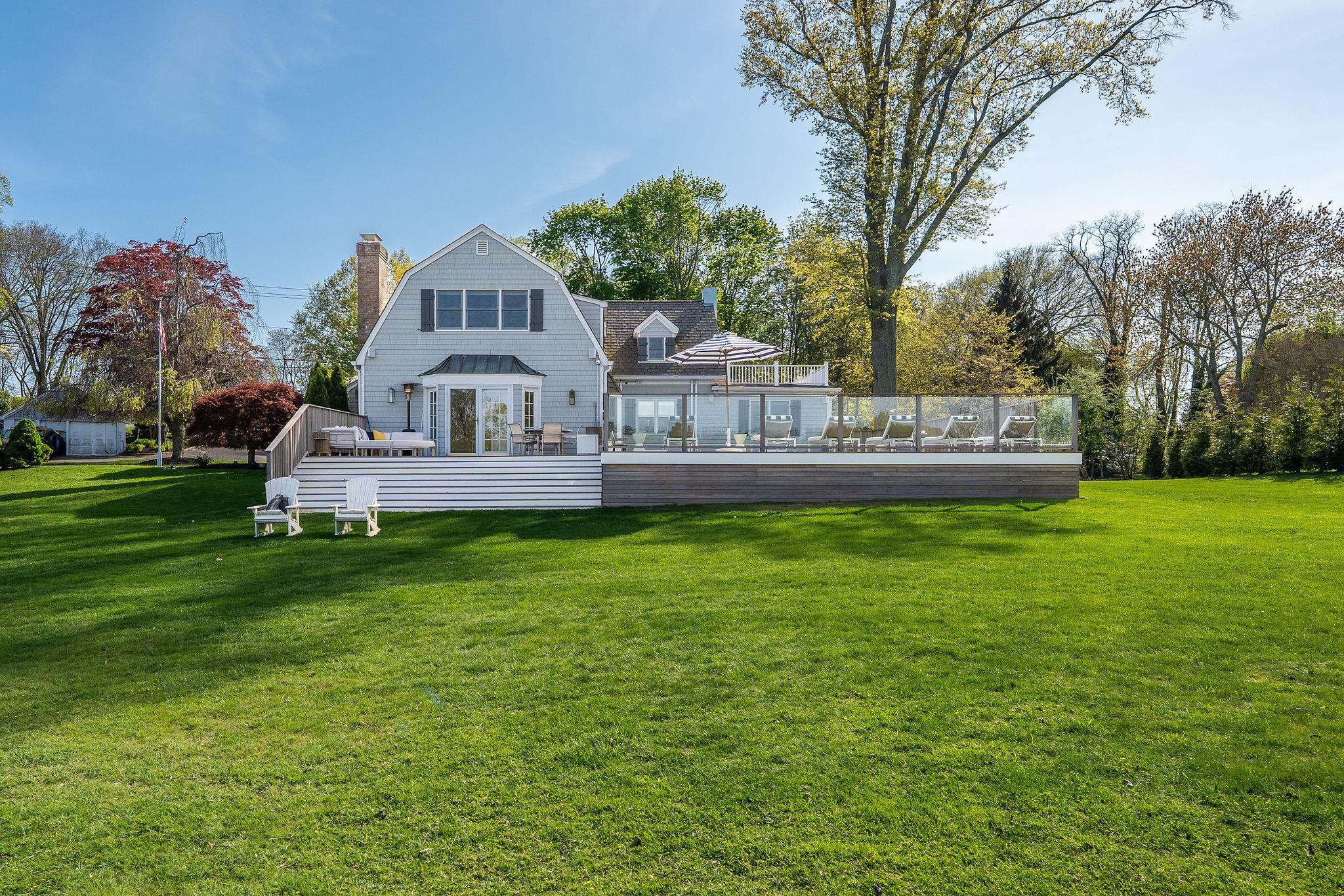 2455 New Suffolk Avenue, Mattituck, NY 11952