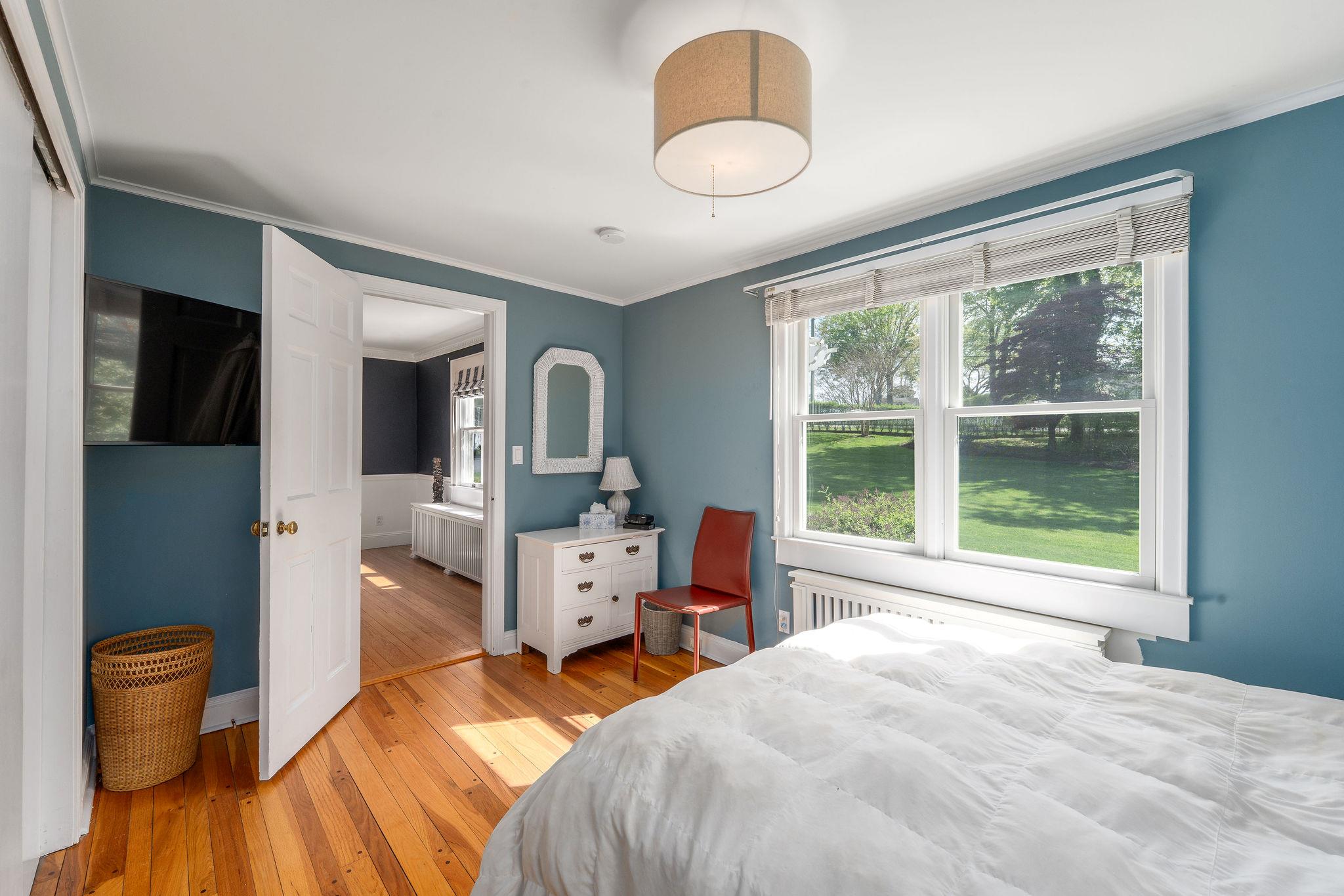 2455 New Suffolk Avenue, Mattituck, NY 11952