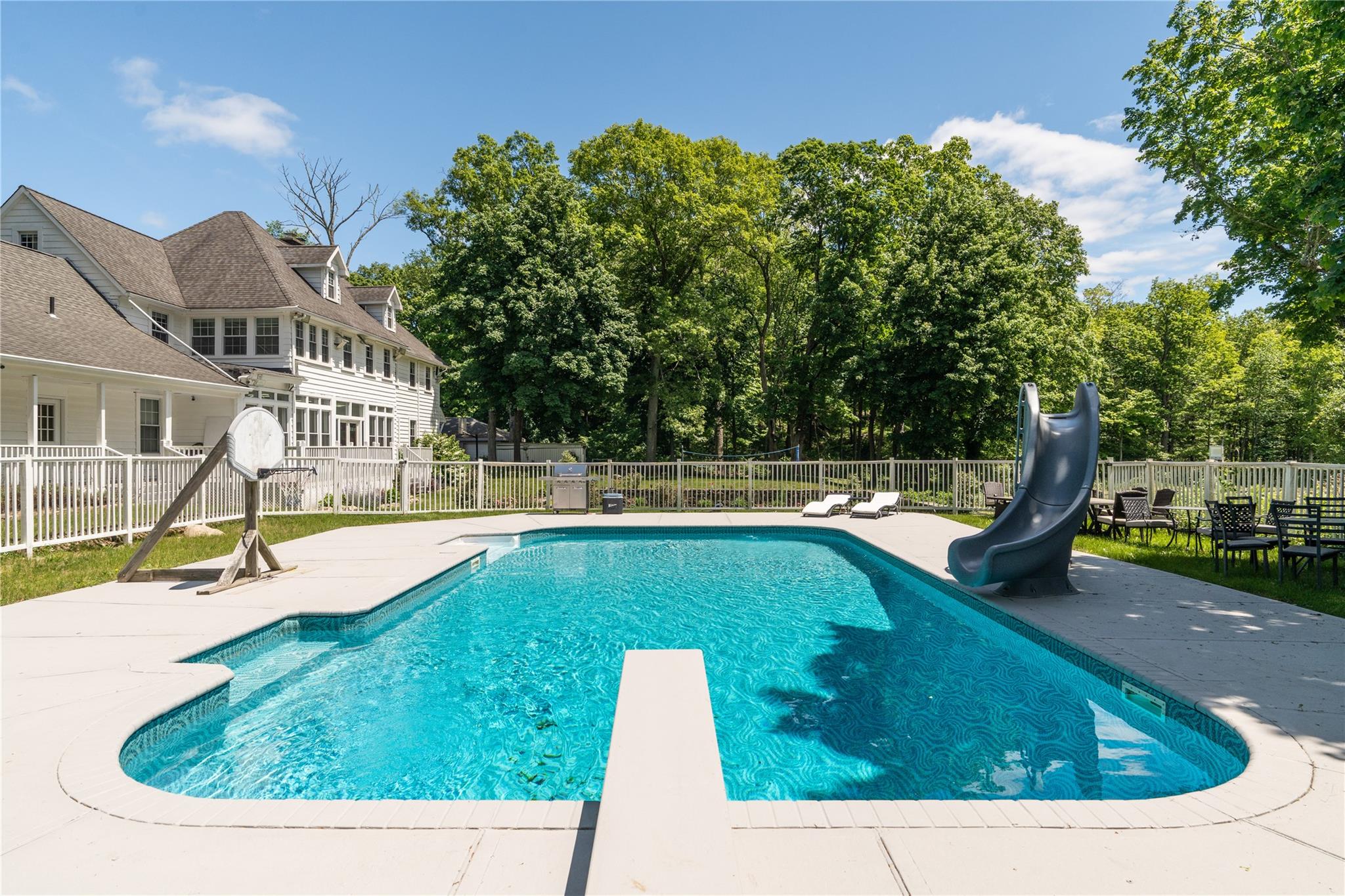 81 Eagle Valley Road, Sloatsburg, NY 10974