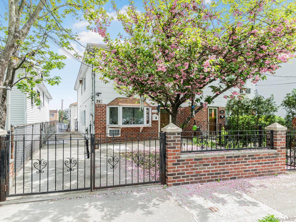 540 Throggs Neck Expressway, Bronx, NY 10465