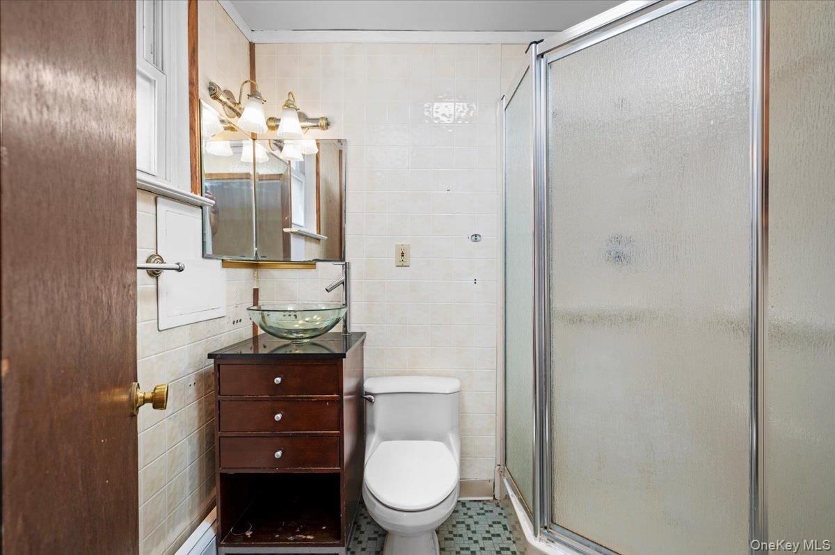 540 Throggs Neck Expressway, Bronx, NY 10465