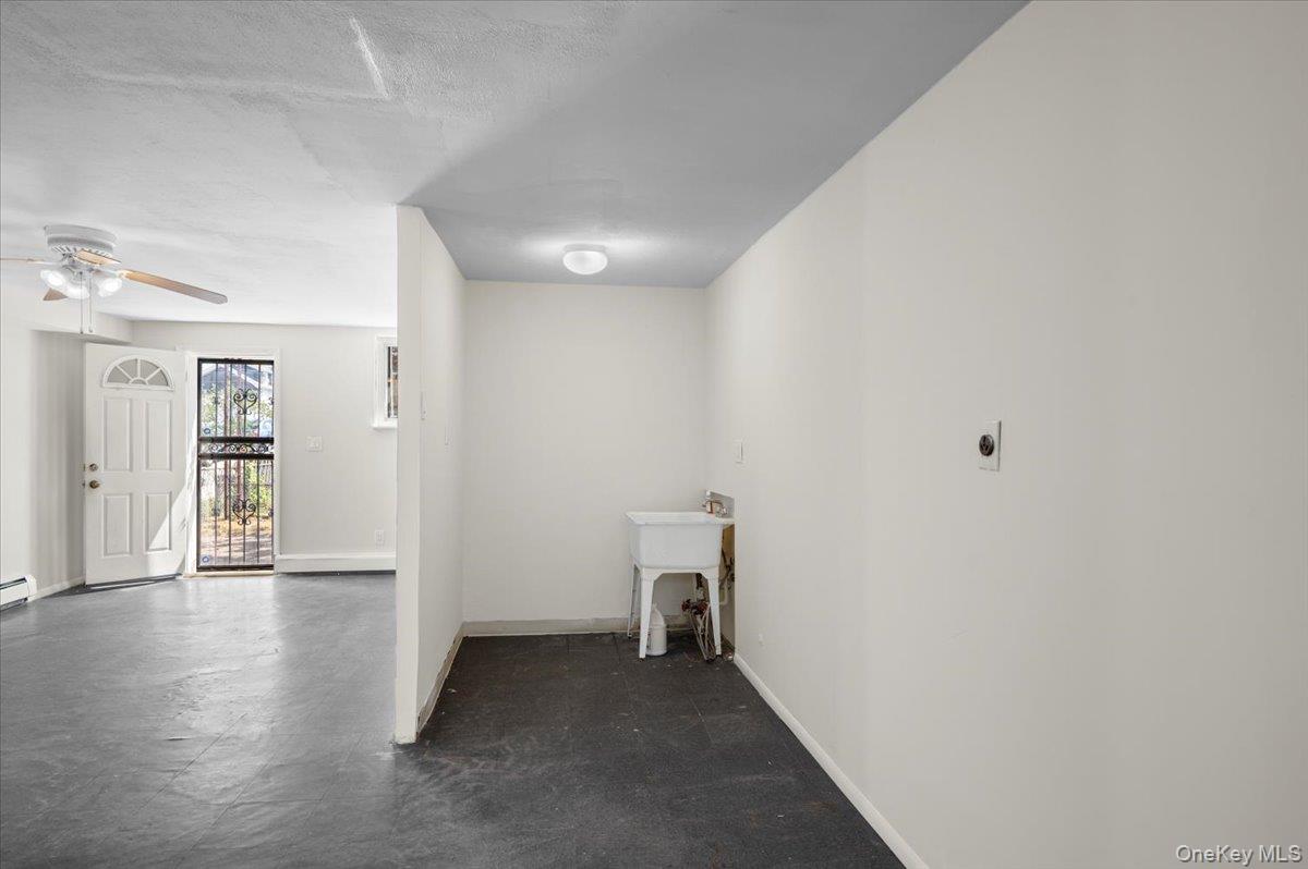 540 Throggs Neck Expressway, Bronx, NY 10465