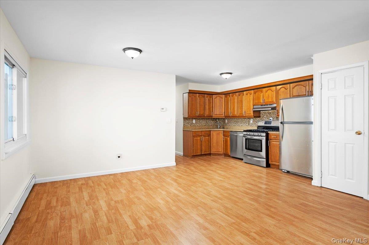 540 Throggs Neck Expressway, Bronx, NY 10465