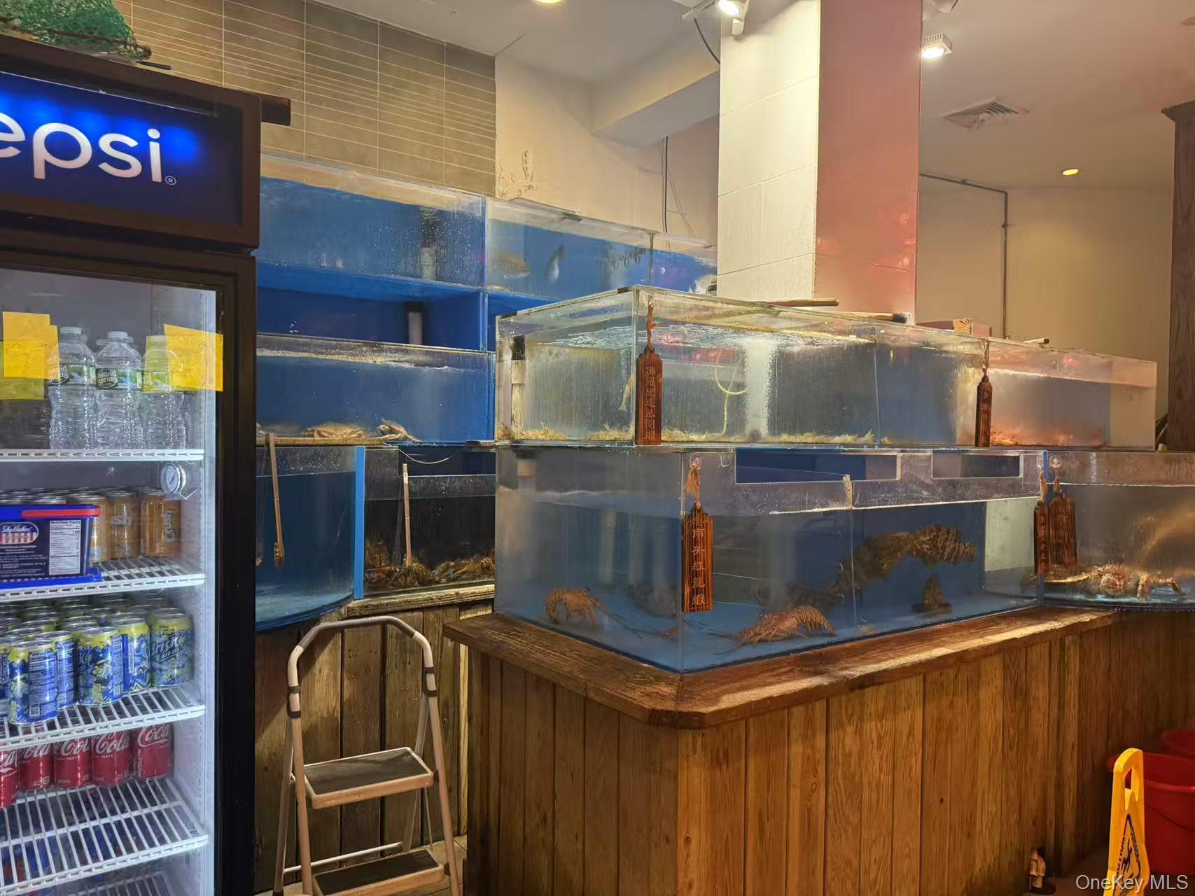 - 40 Road, Flushing, NY 11354