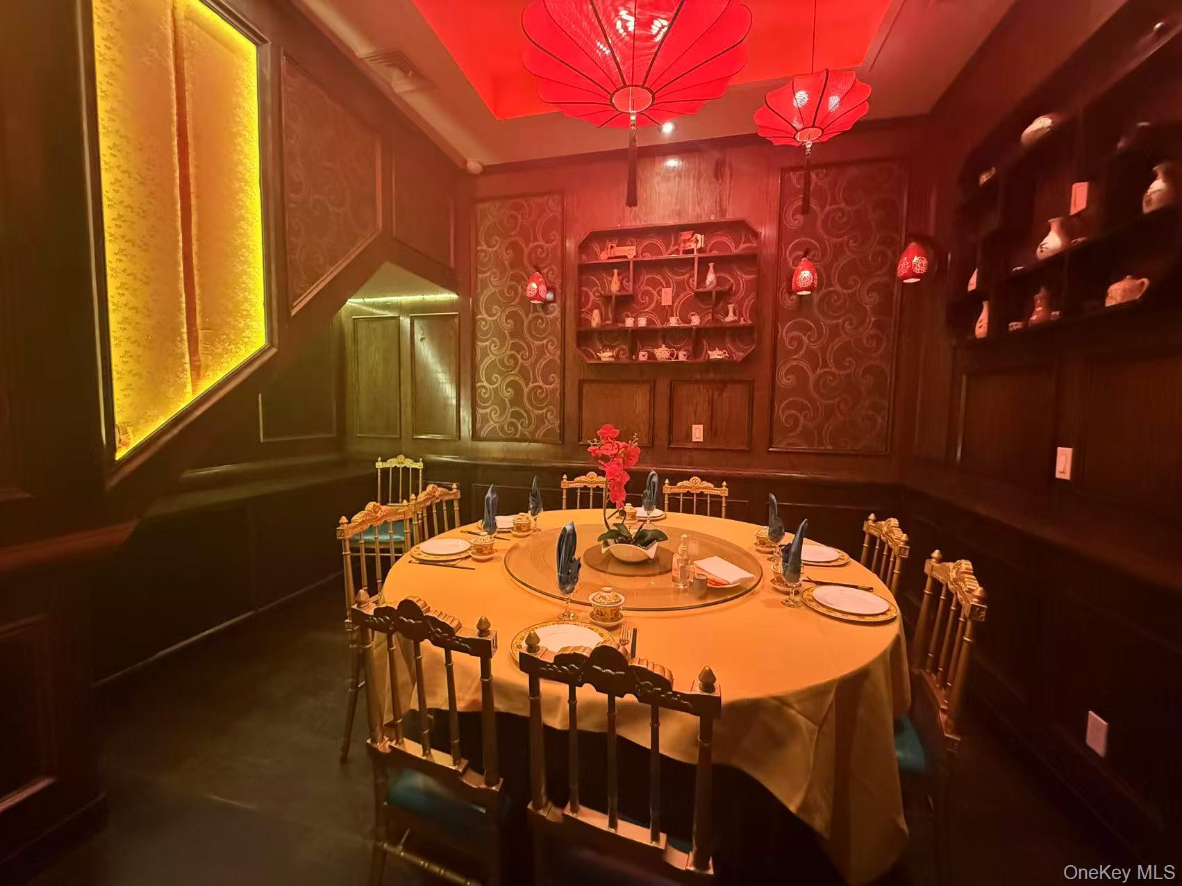 - 40 Road, Flushing, NY 11354