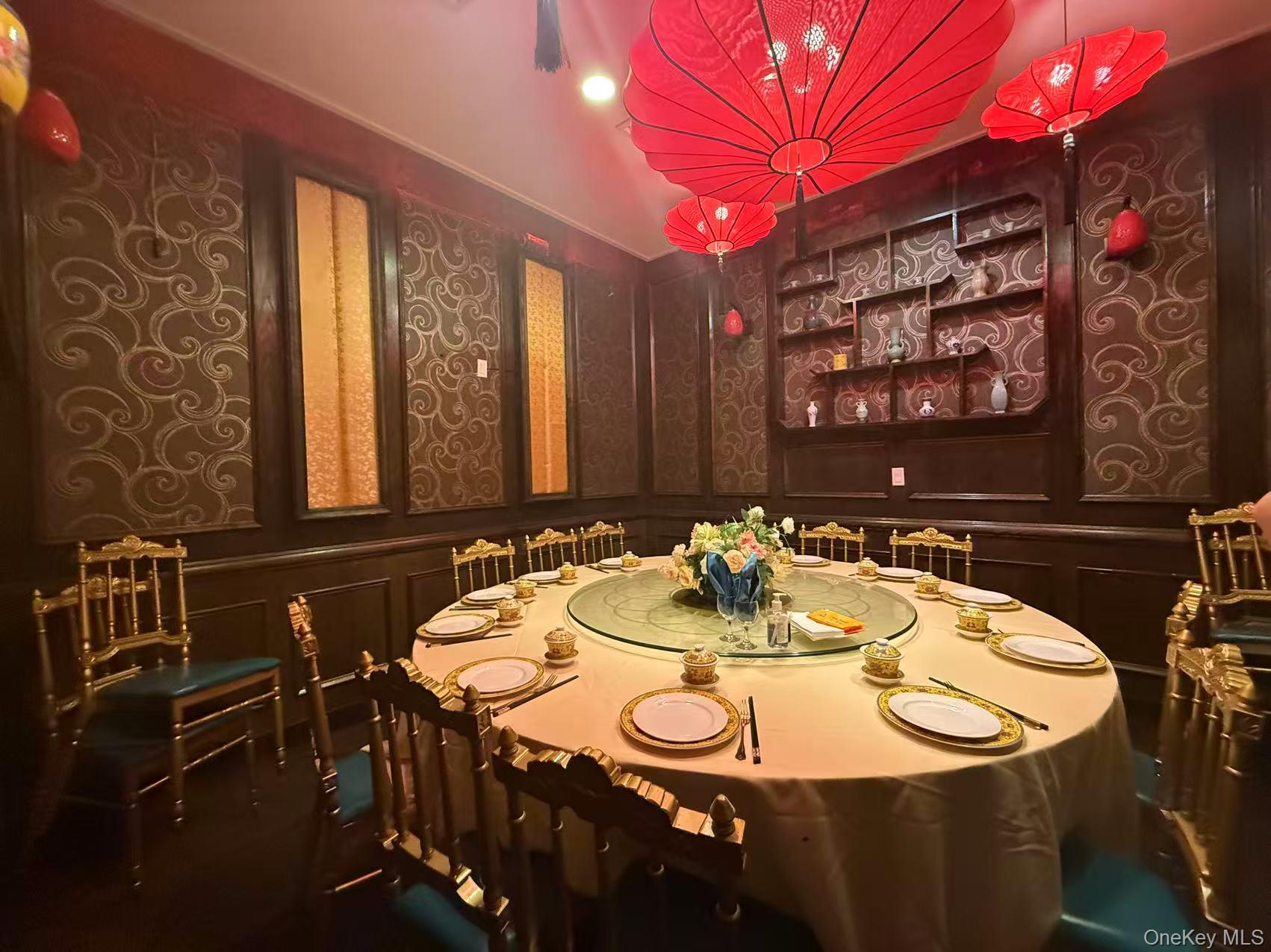 - 40 Road, Flushing, NY 11354