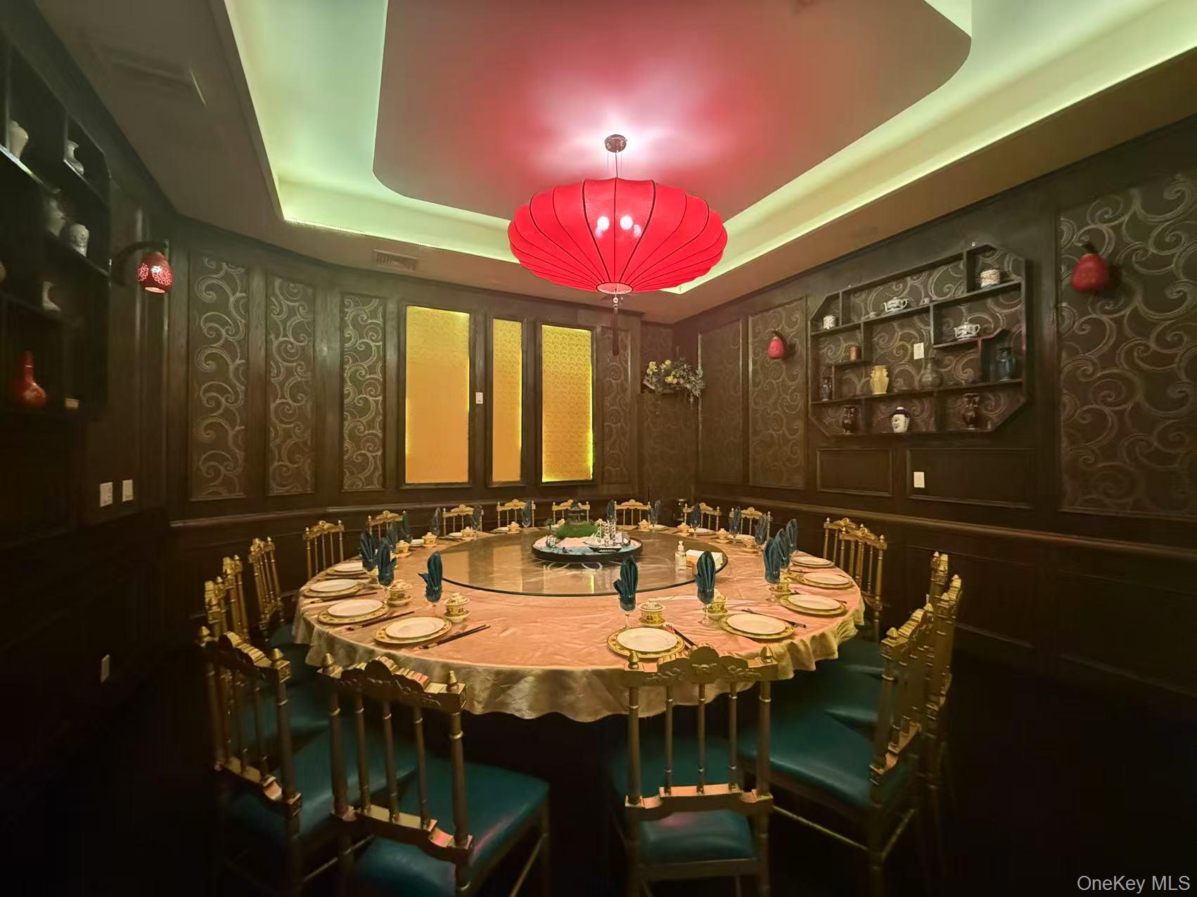 - 40 Road, Flushing, NY 11354