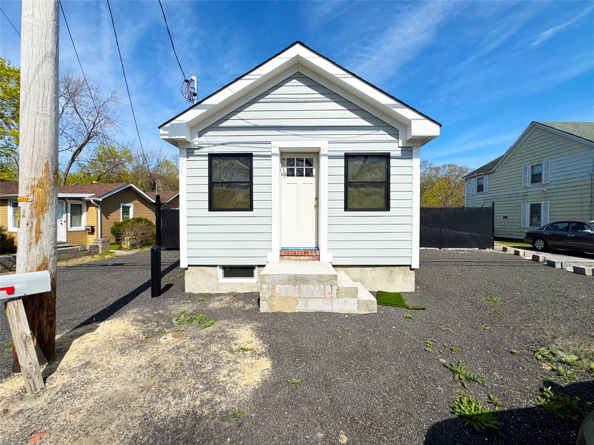 48 Old Quogue Road, Riverhead, NY 11901