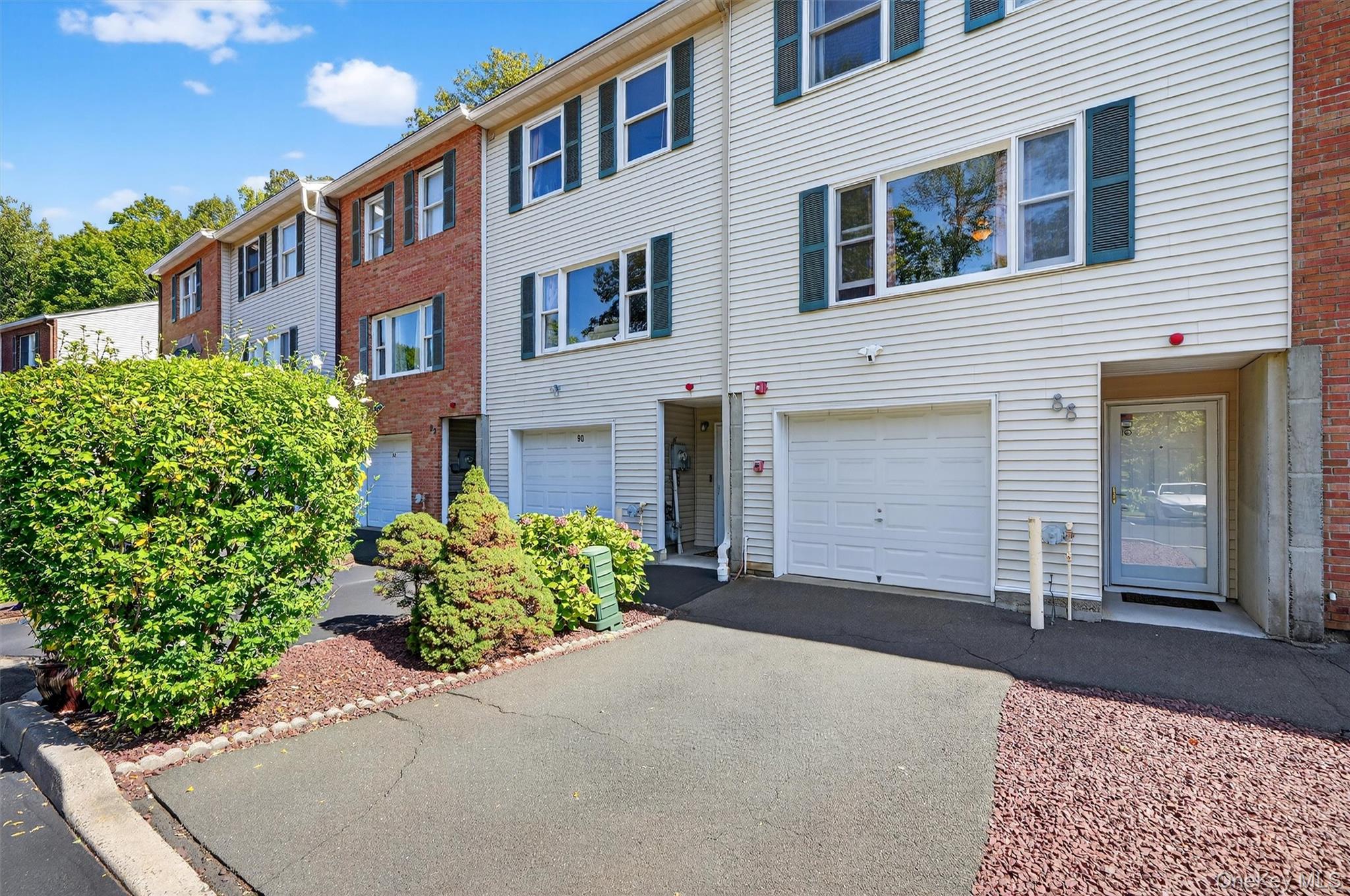 88 Foltim Way, Congers, NY 10920