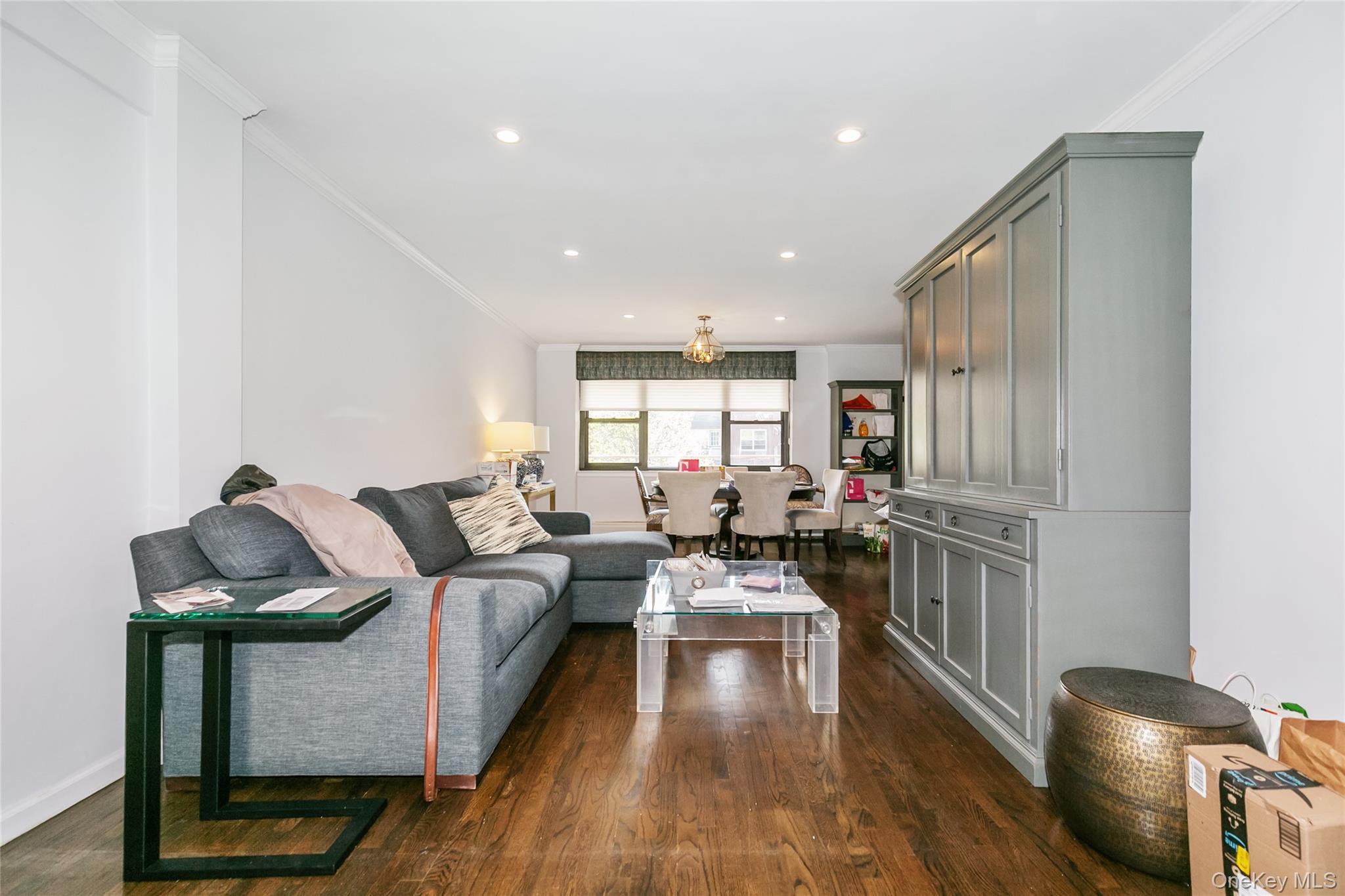 40 Stoner Avenue # 2F, Great Neck Plaza, NY 11021