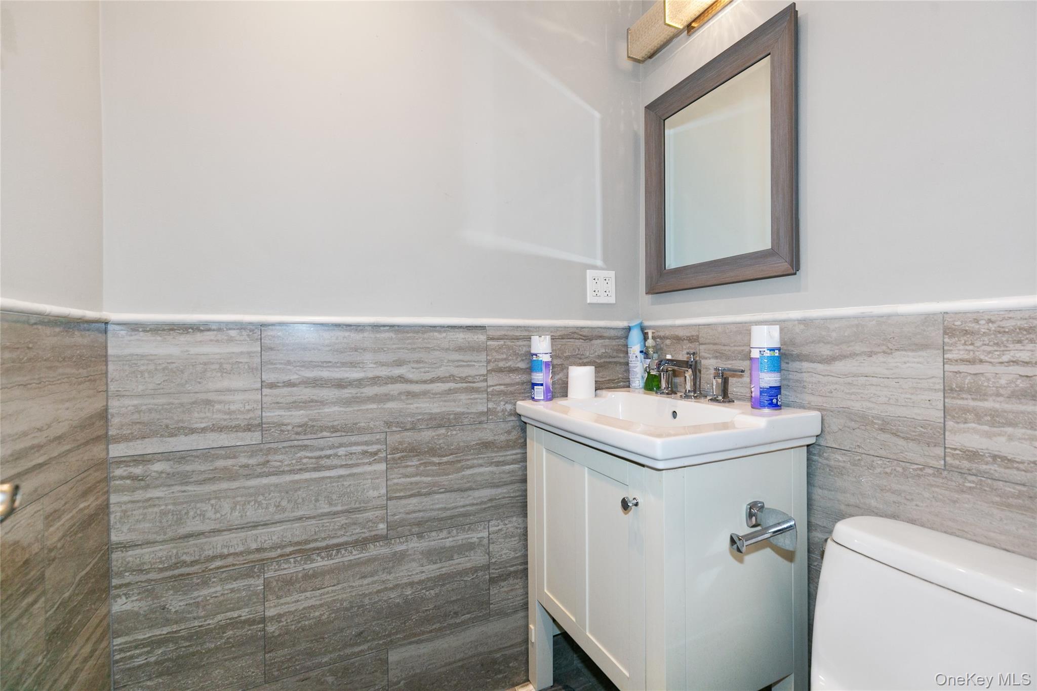 40 Stoner Avenue # 2F, Great Neck Plaza, NY 11021