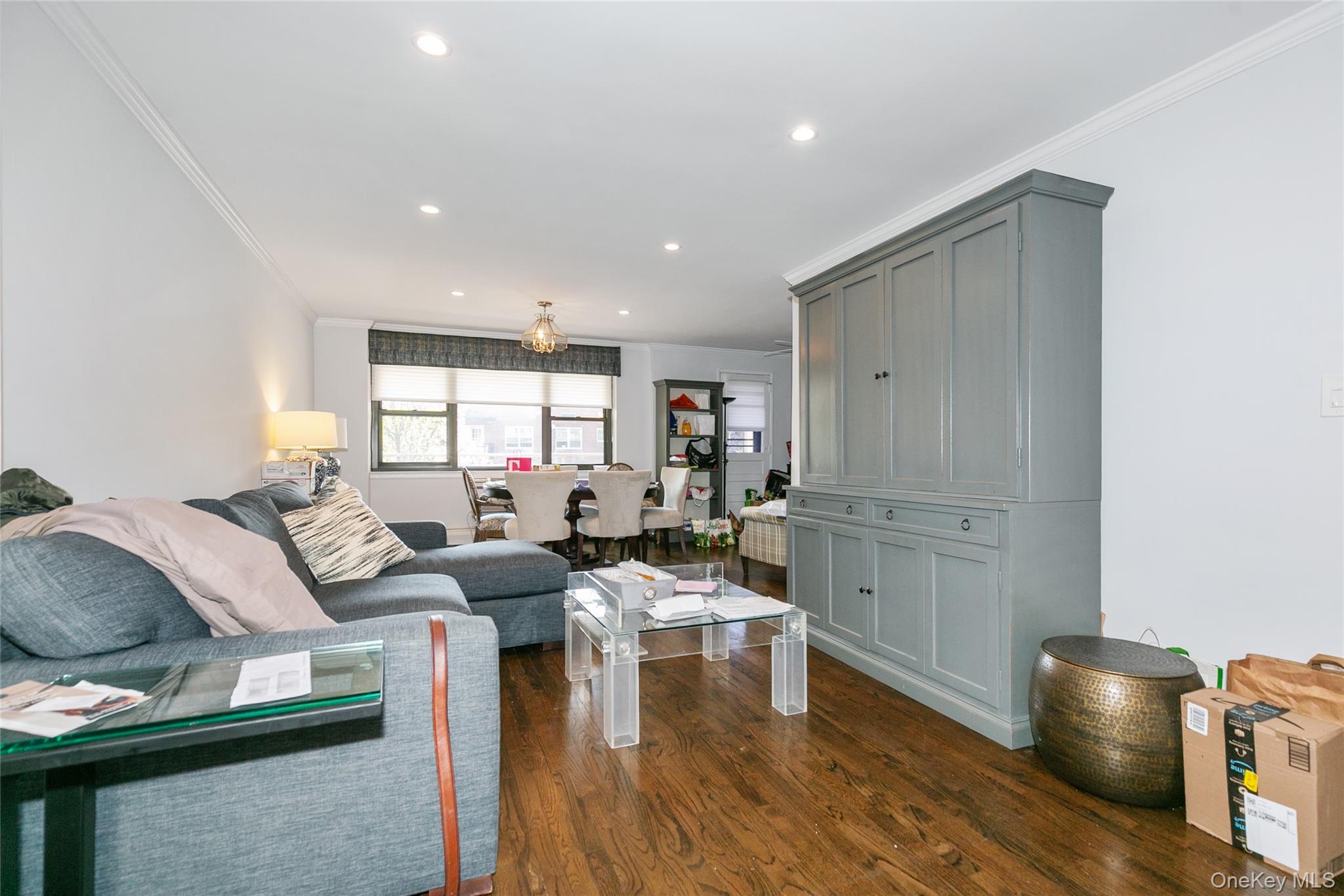 40 Stoner Avenue # 2F, Great Neck Plaza, NY 11021