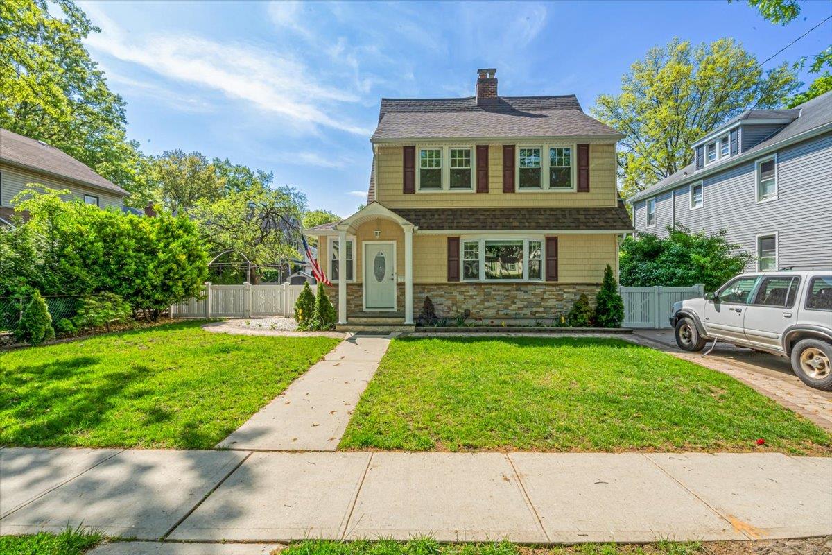 264 Bryant Avenue, Floral Park, NY 11001
