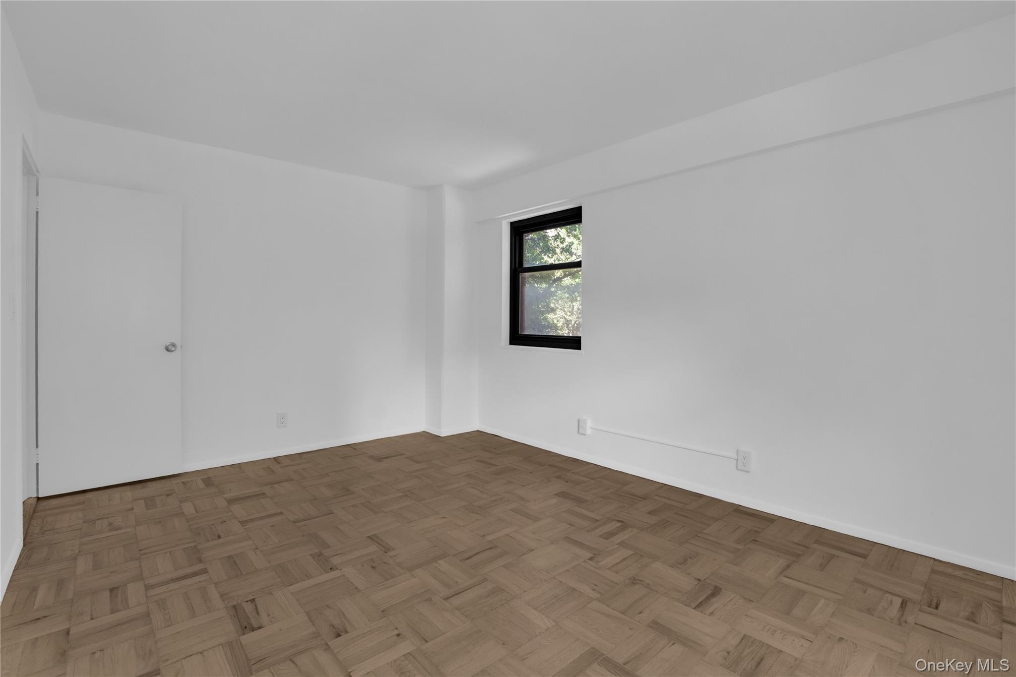 21-55 34th Ave # 3C, Astoria, NY 11106